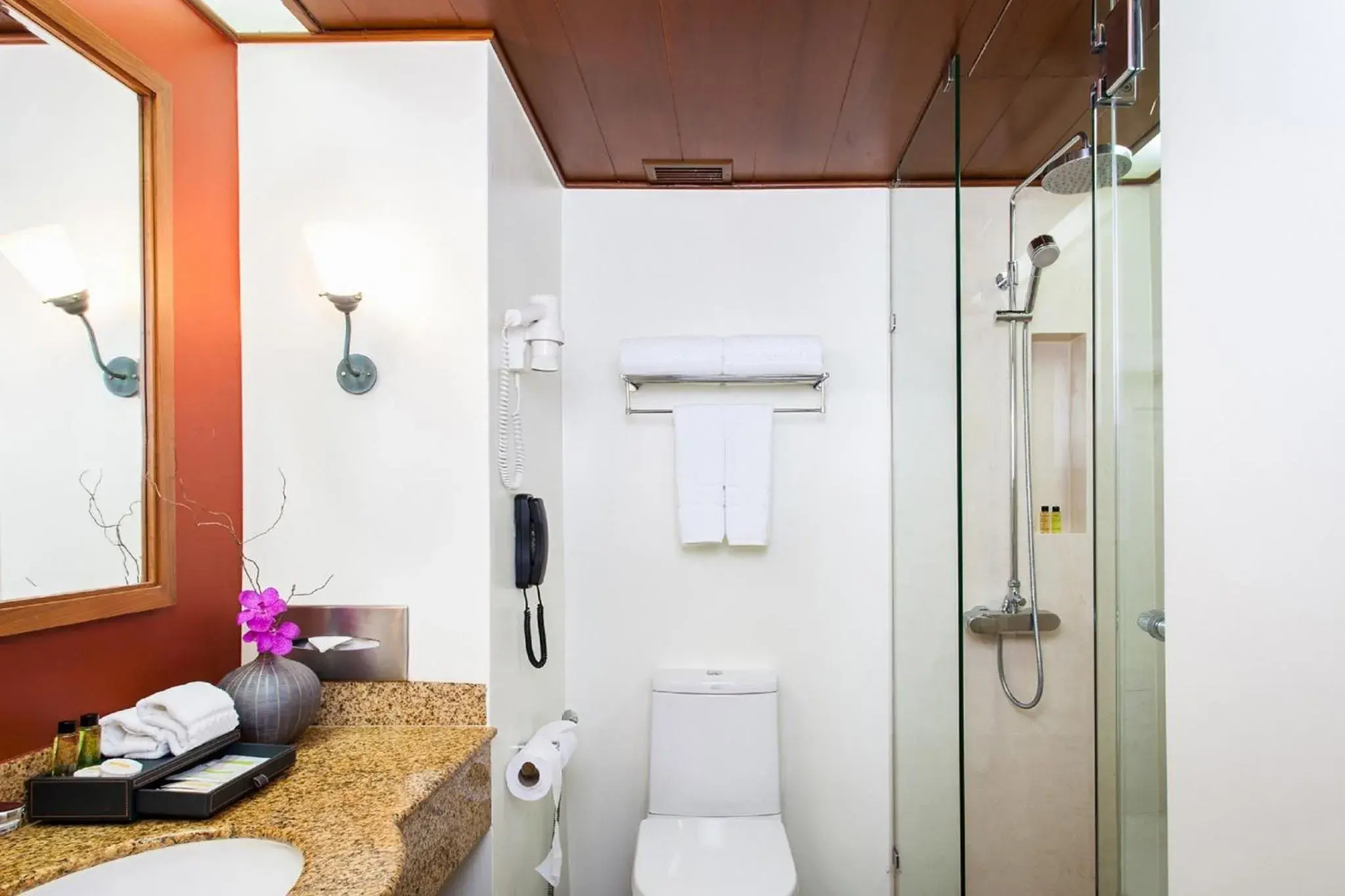 Photo of the whole room in Amari Don Muang Airport Bangkok Photo of the whole room in Amari Don Muang Airport Bangkok