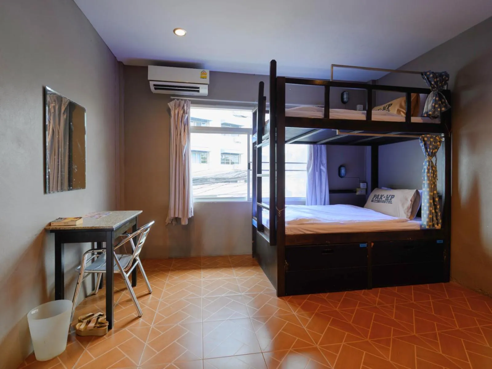 Bed in Pak-Up Hostel