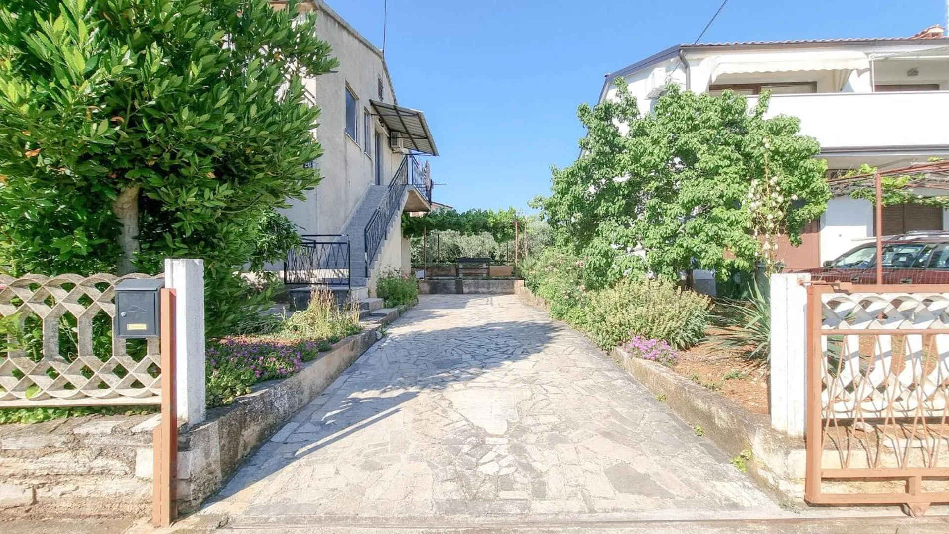 Patio in Ester