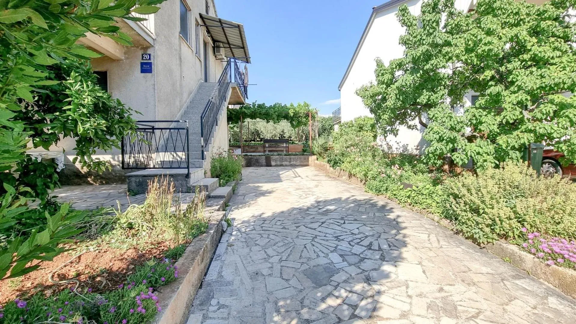 Patio in Ester