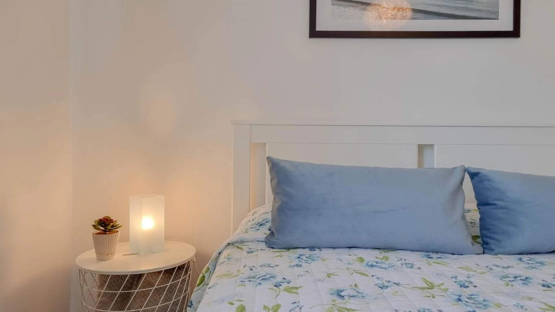 Bed in Ester