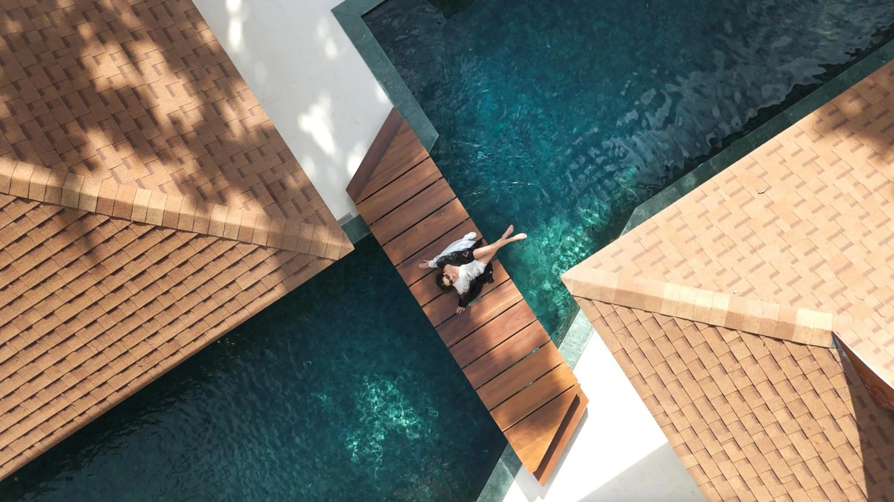 Swimming pool in Villa Macaque and Villa Languor