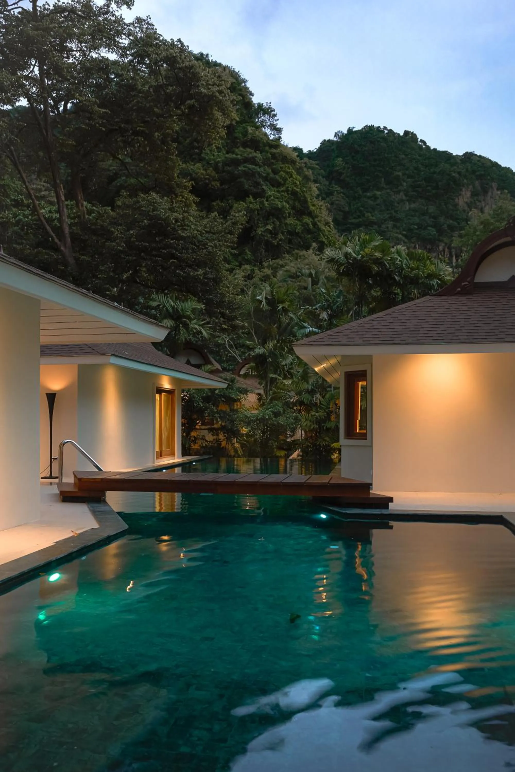 Swimming pool in Villa Macaque and Villa Languor
