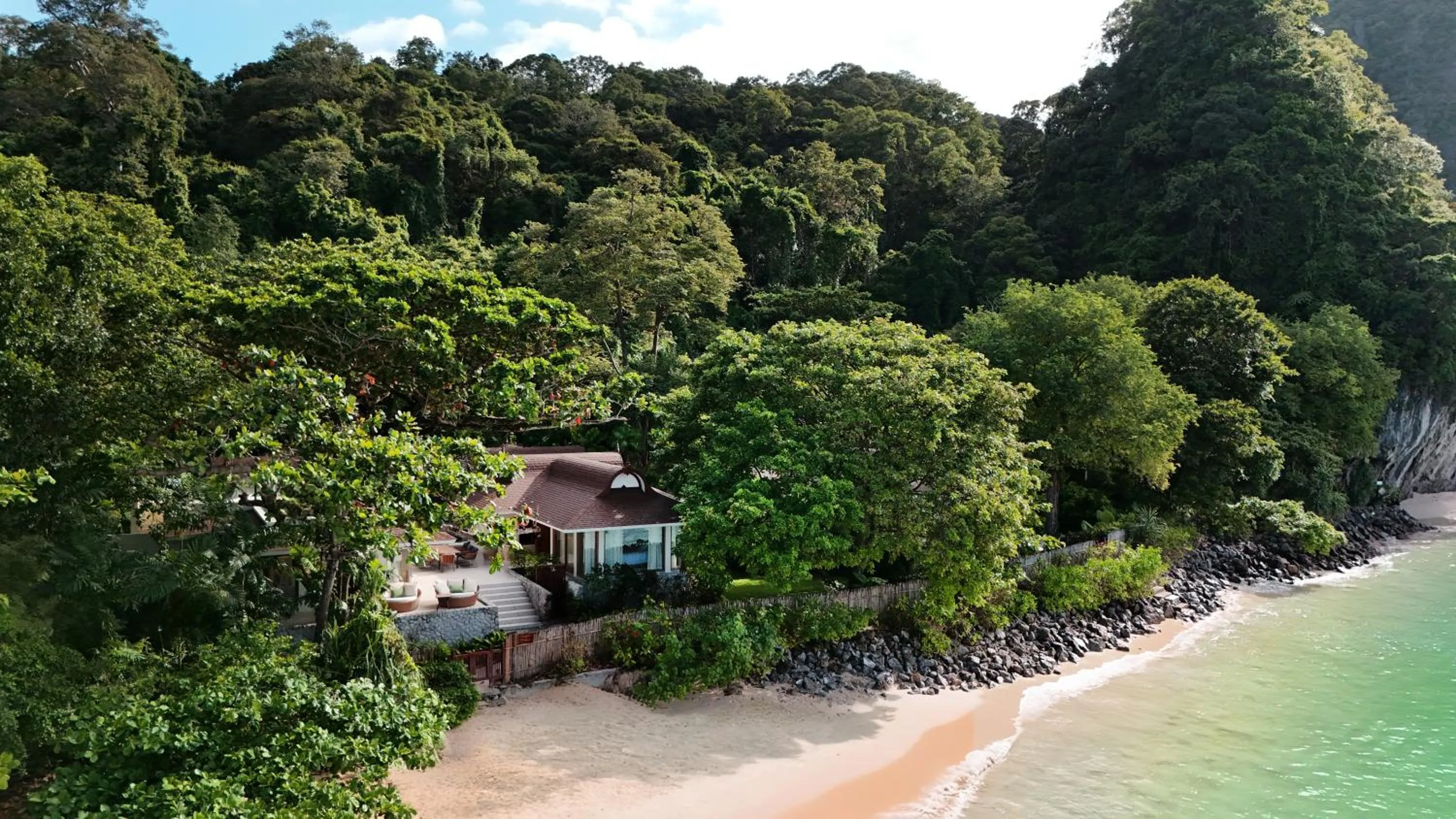 Property building in Villa Macaque and Villa Languor