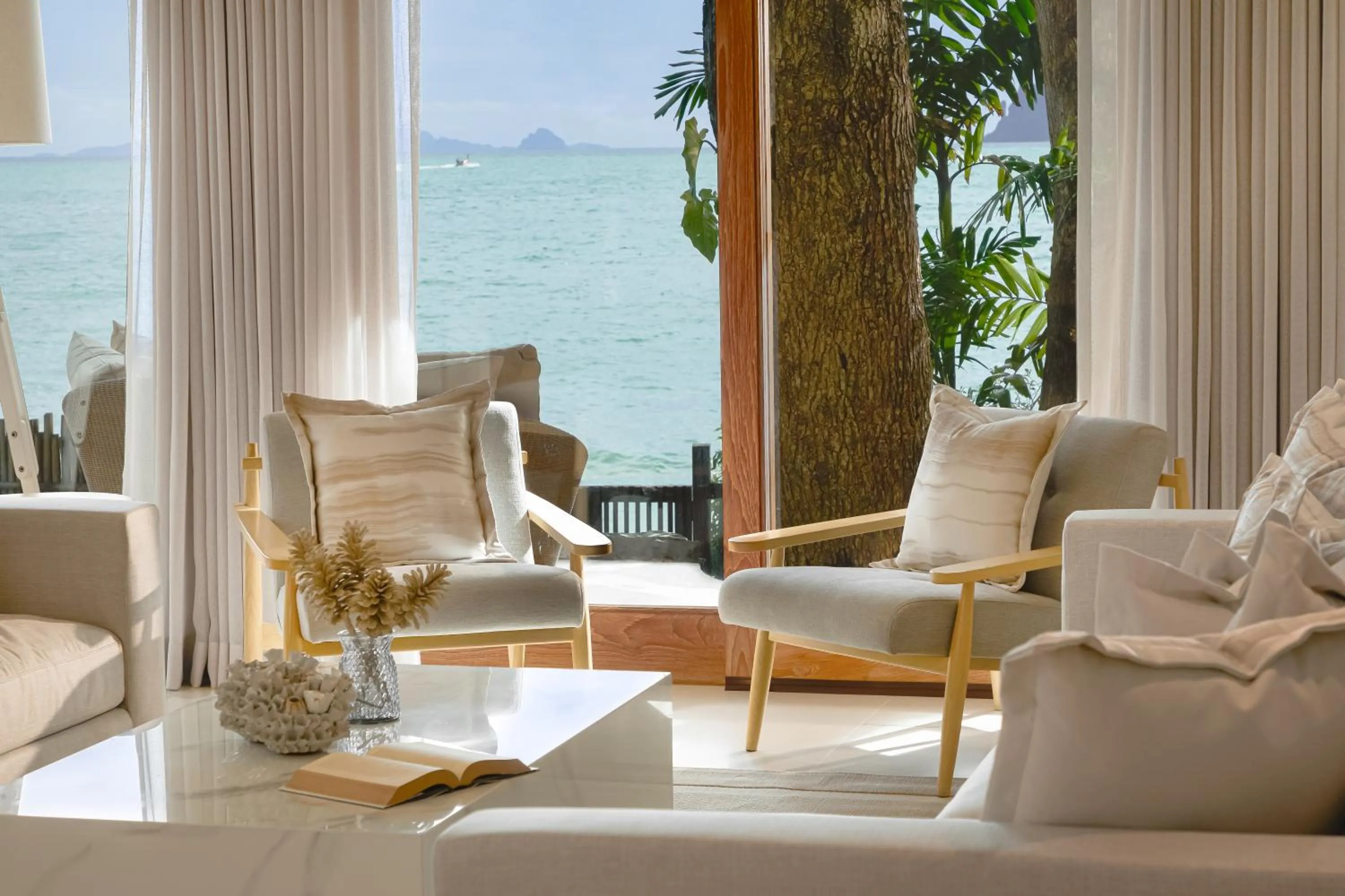 Living room in Villa Macaque and Villa Languor