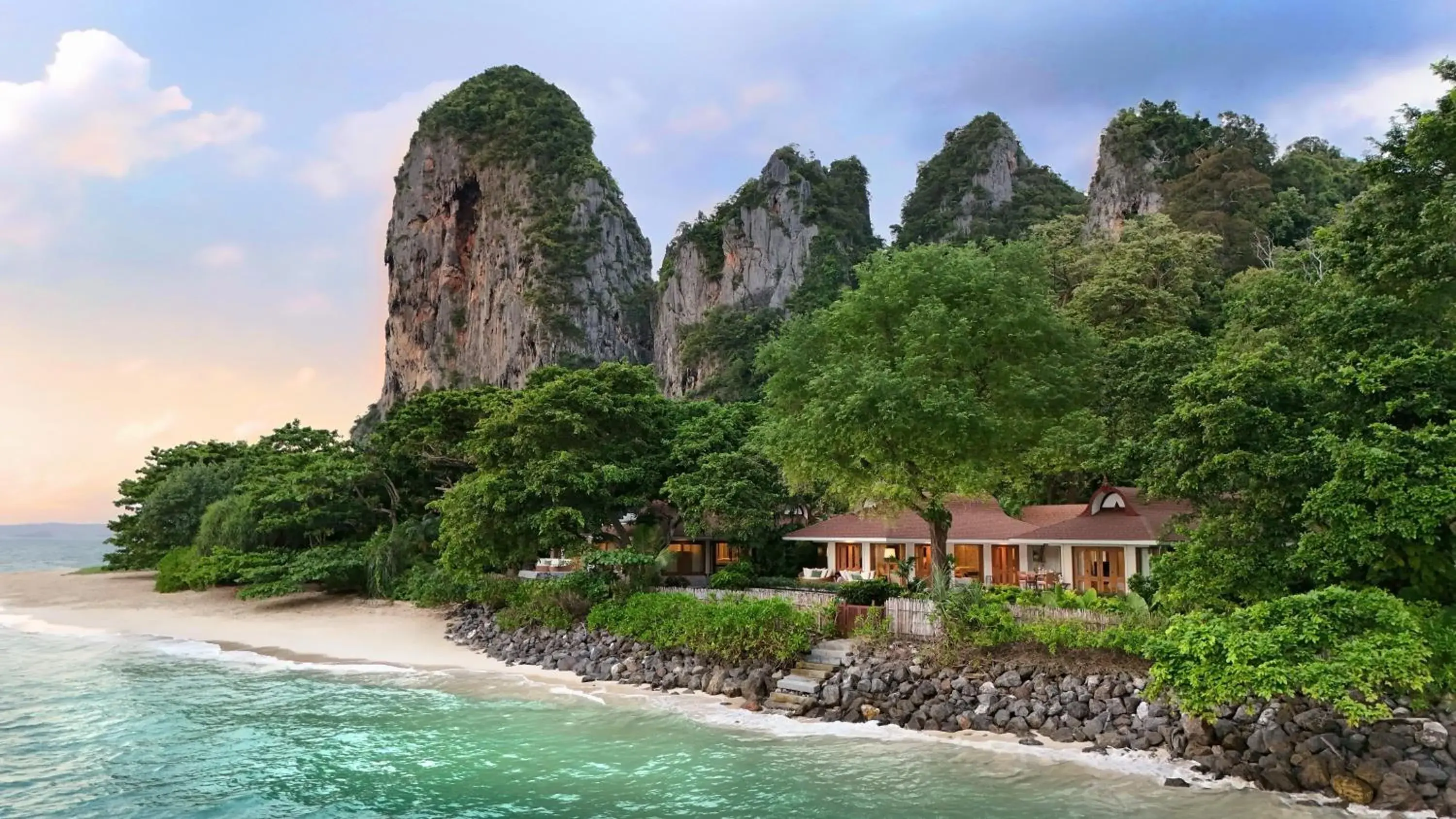 Villa - Beach Front in Villa Macaque and Villa Languor Villa - Beach Front in Villa Macaque and Villa Languor