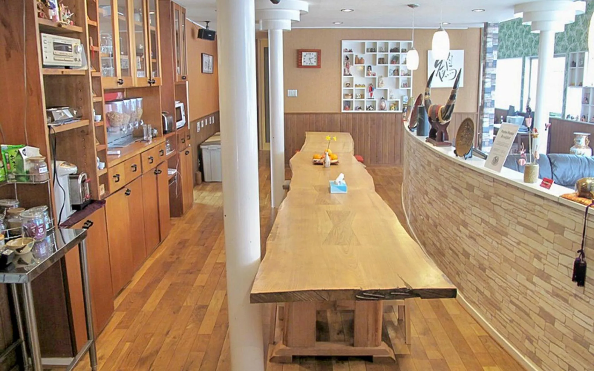 Communal lounge/ TV room in Penke Panke Lodge and Apartments