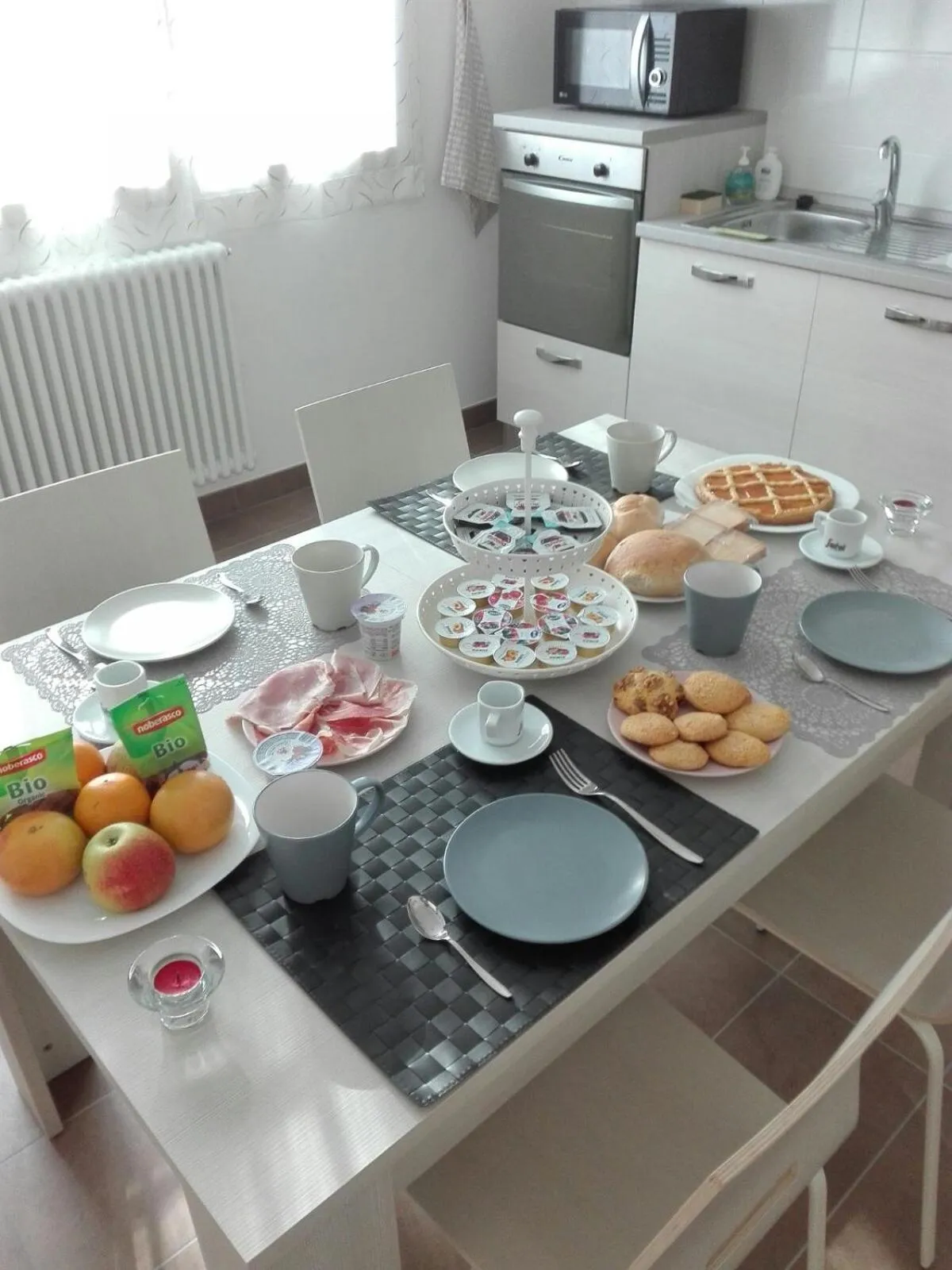 Breakfast in Rinaldi House