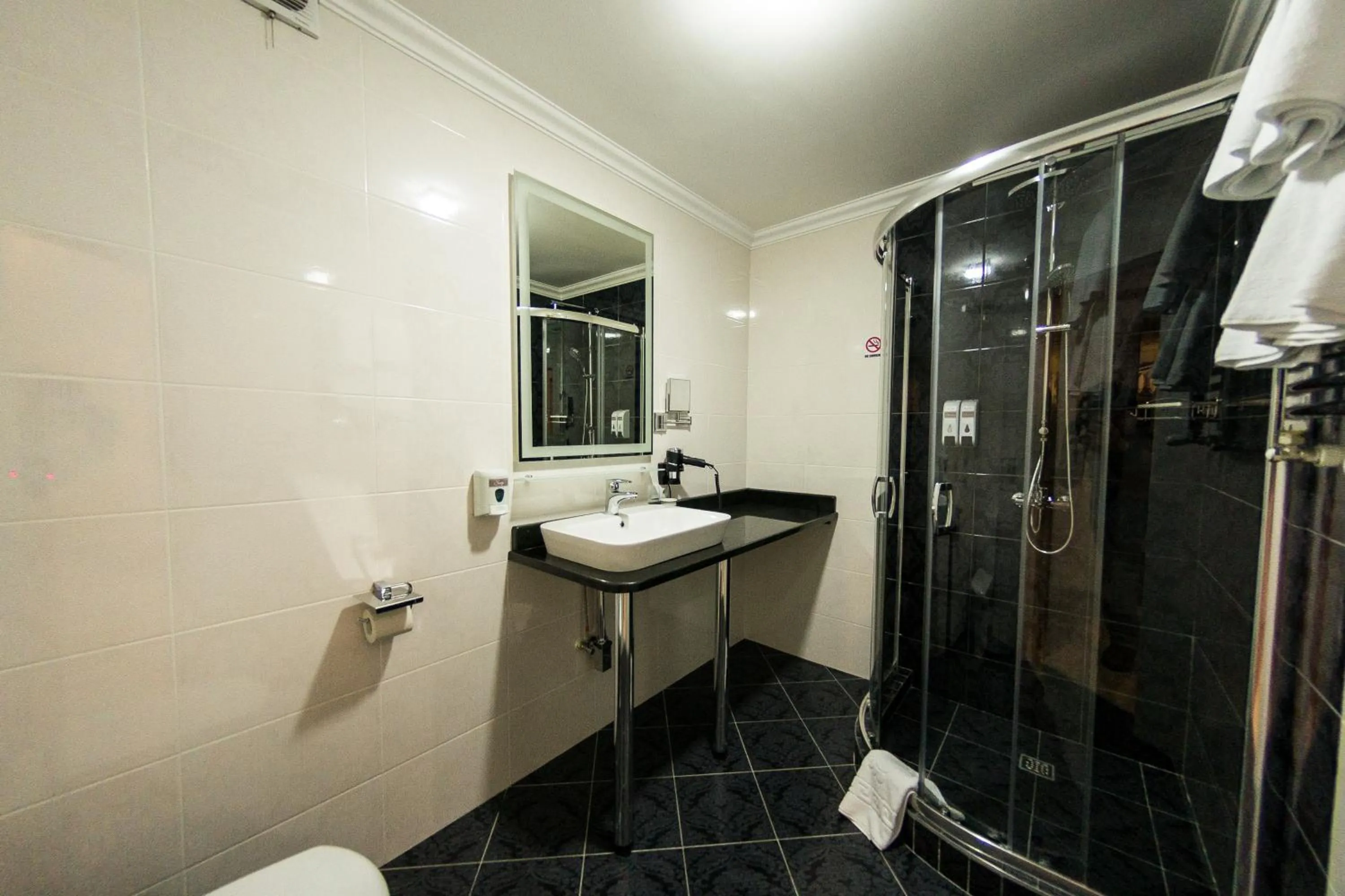 Bathroom in Mon Ami Villa