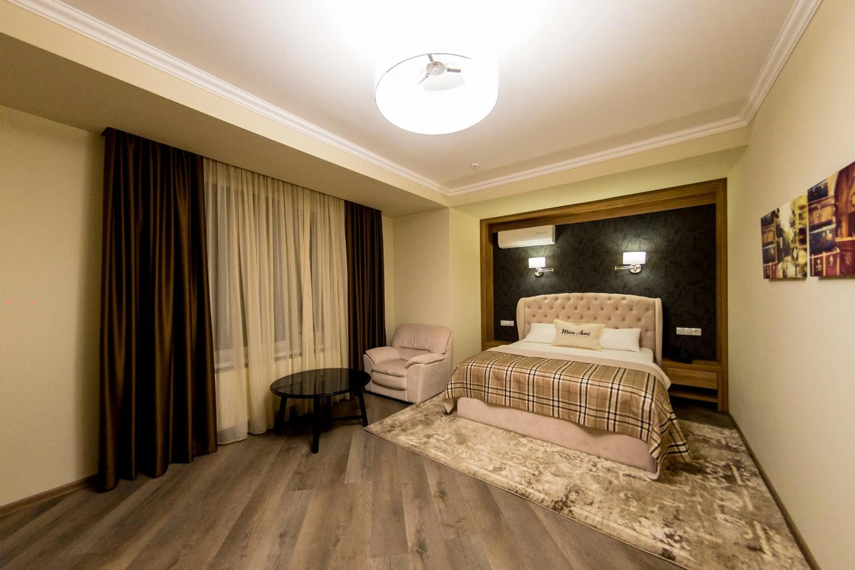 Bed in Mon Ami Villa