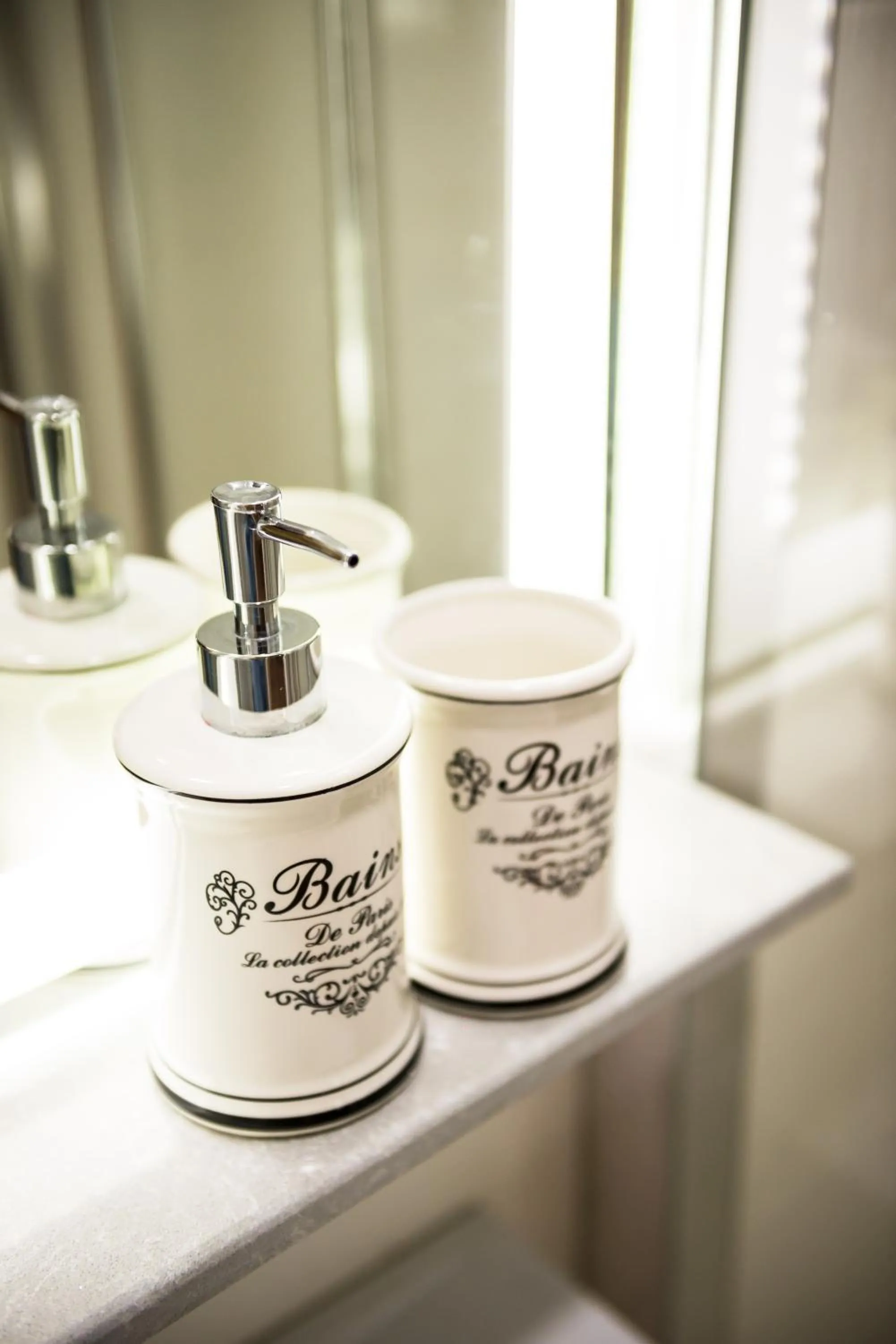 Decorative detail in Mon Ami Villa