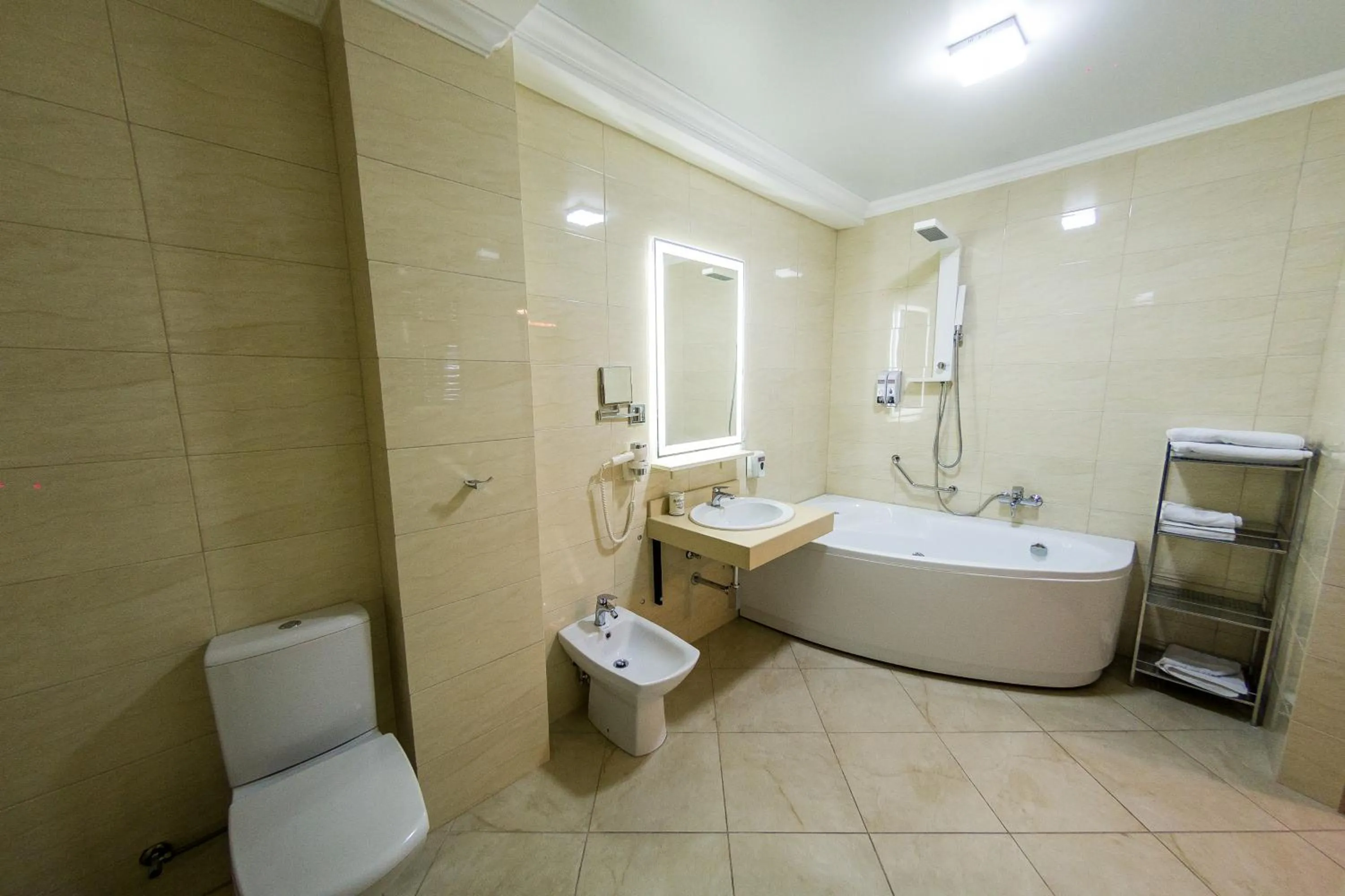 Toilet in Mon Ami Villa