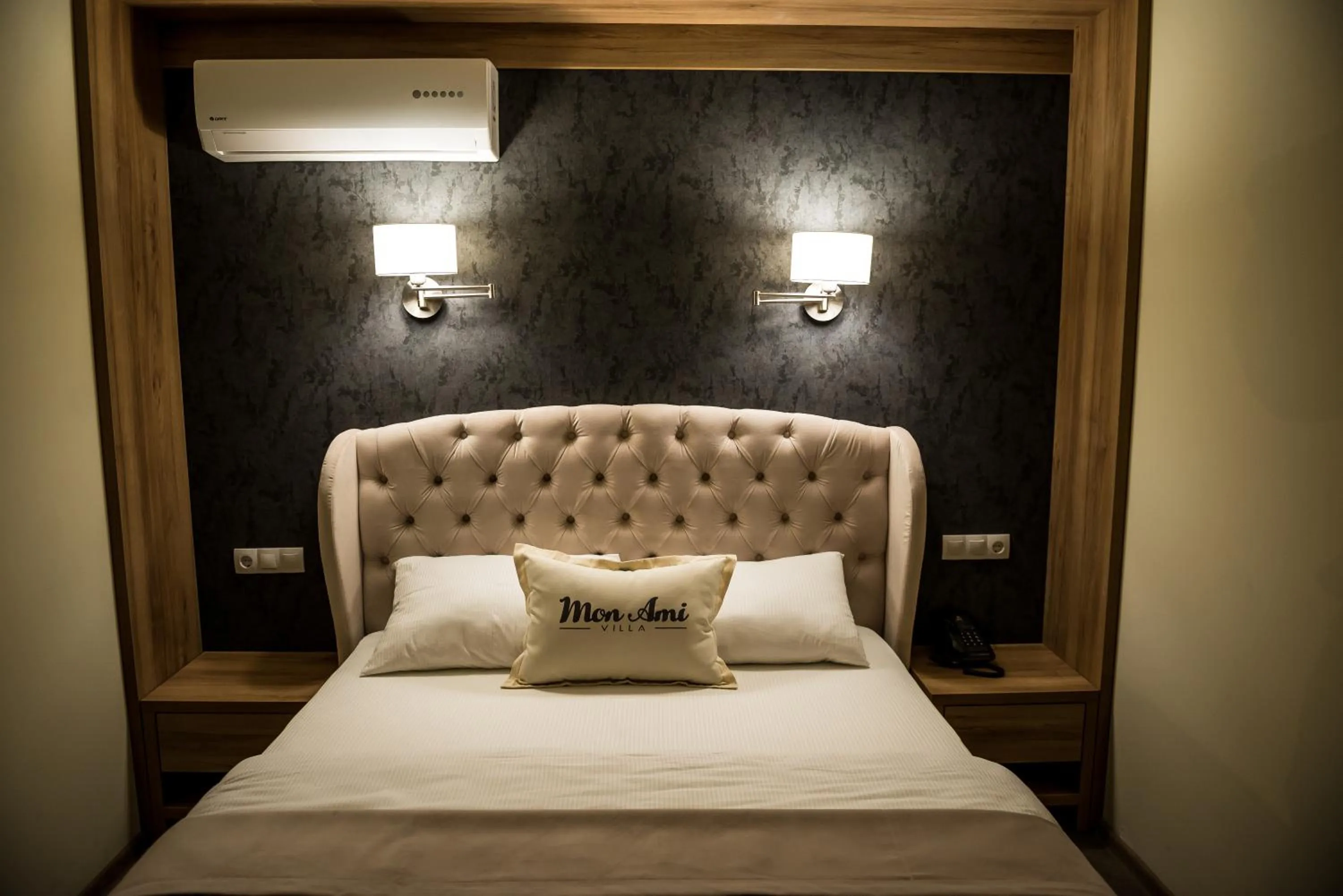 Bed in Mon Ami Villa