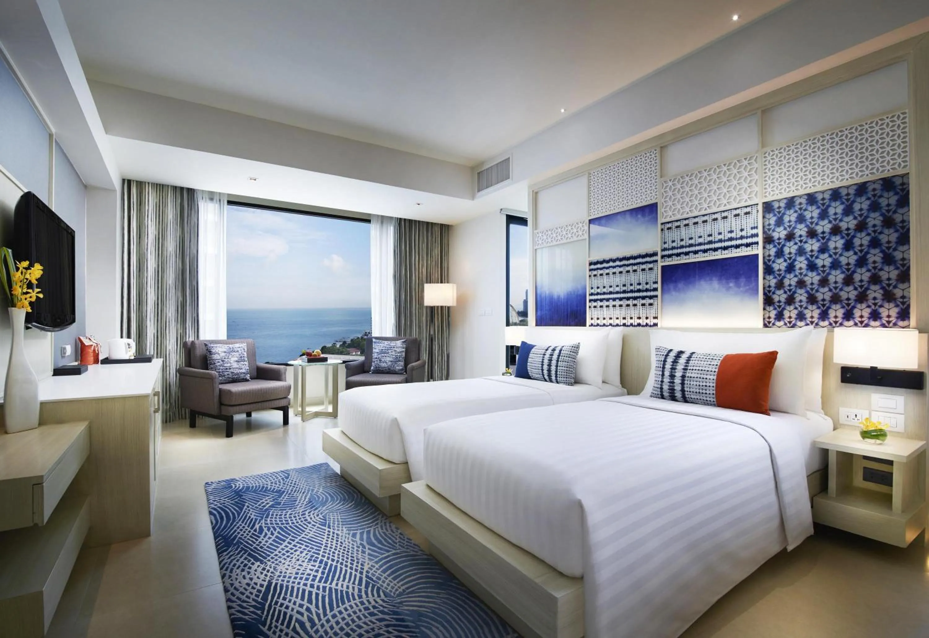 Photo of the whole room, Bed in Amari Pattaya