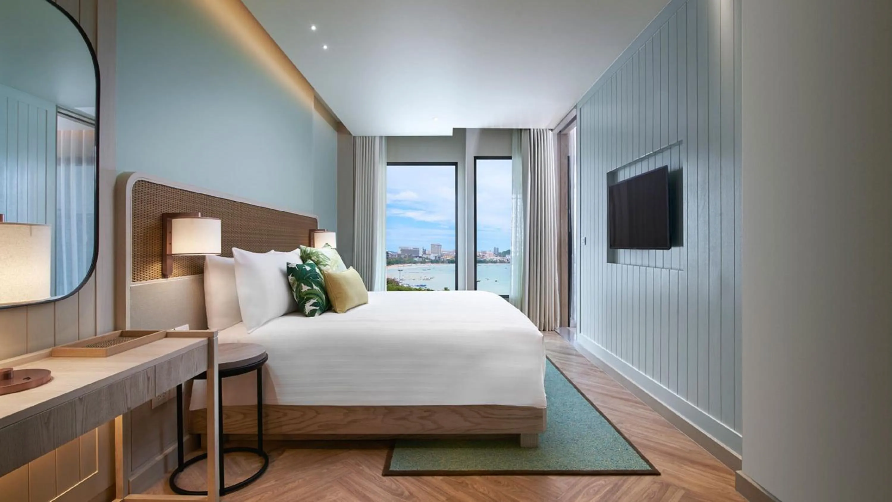 Photo of the whole room, Bed in Amari Pattaya