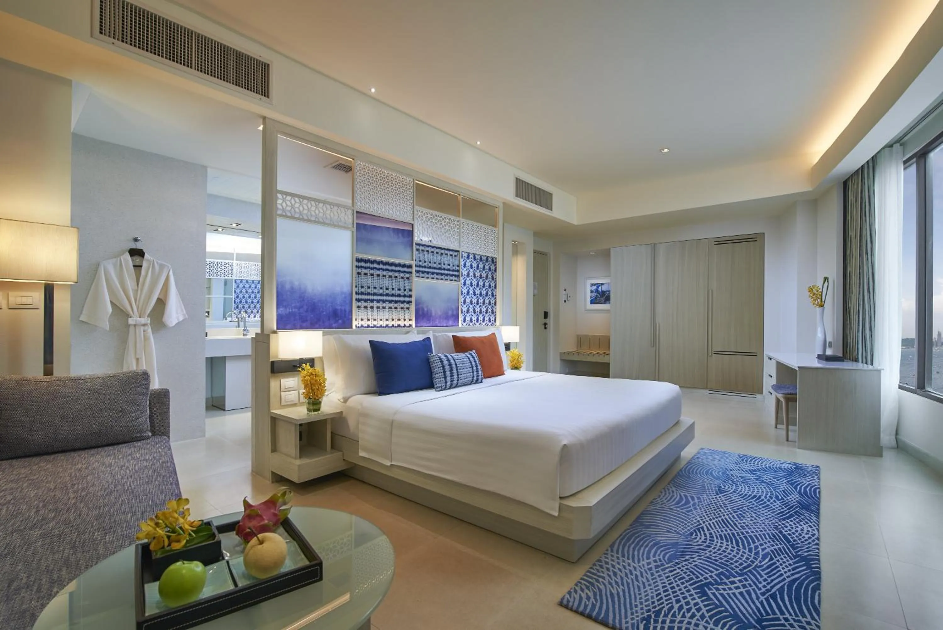 Photo of the whole room, Bed in Amari Pattaya