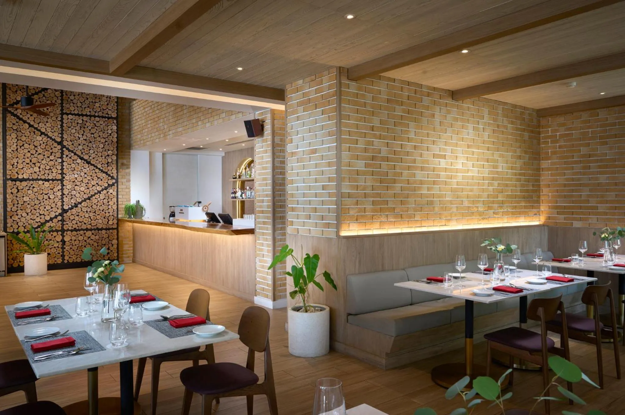 Restaurant/places to eat in Amari Pattaya