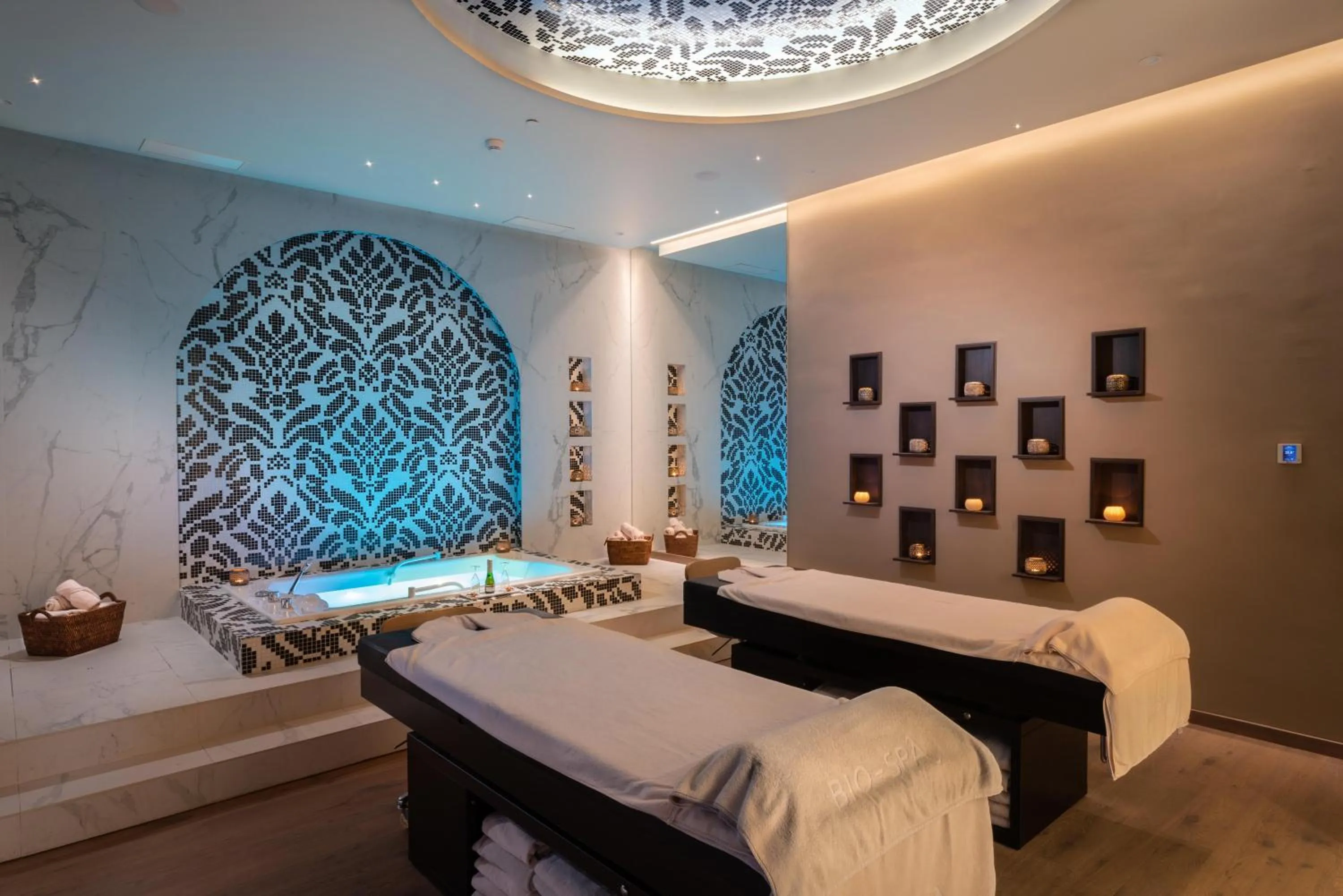 Spa and wellness centre/facilities, Bed in GF Victoria