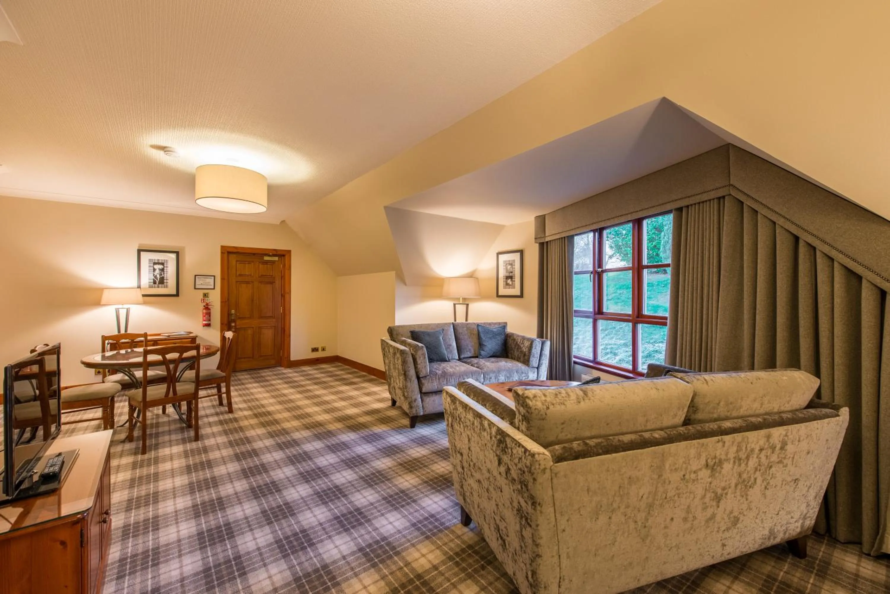 Living room, Bed in Murrayshall Country Estate