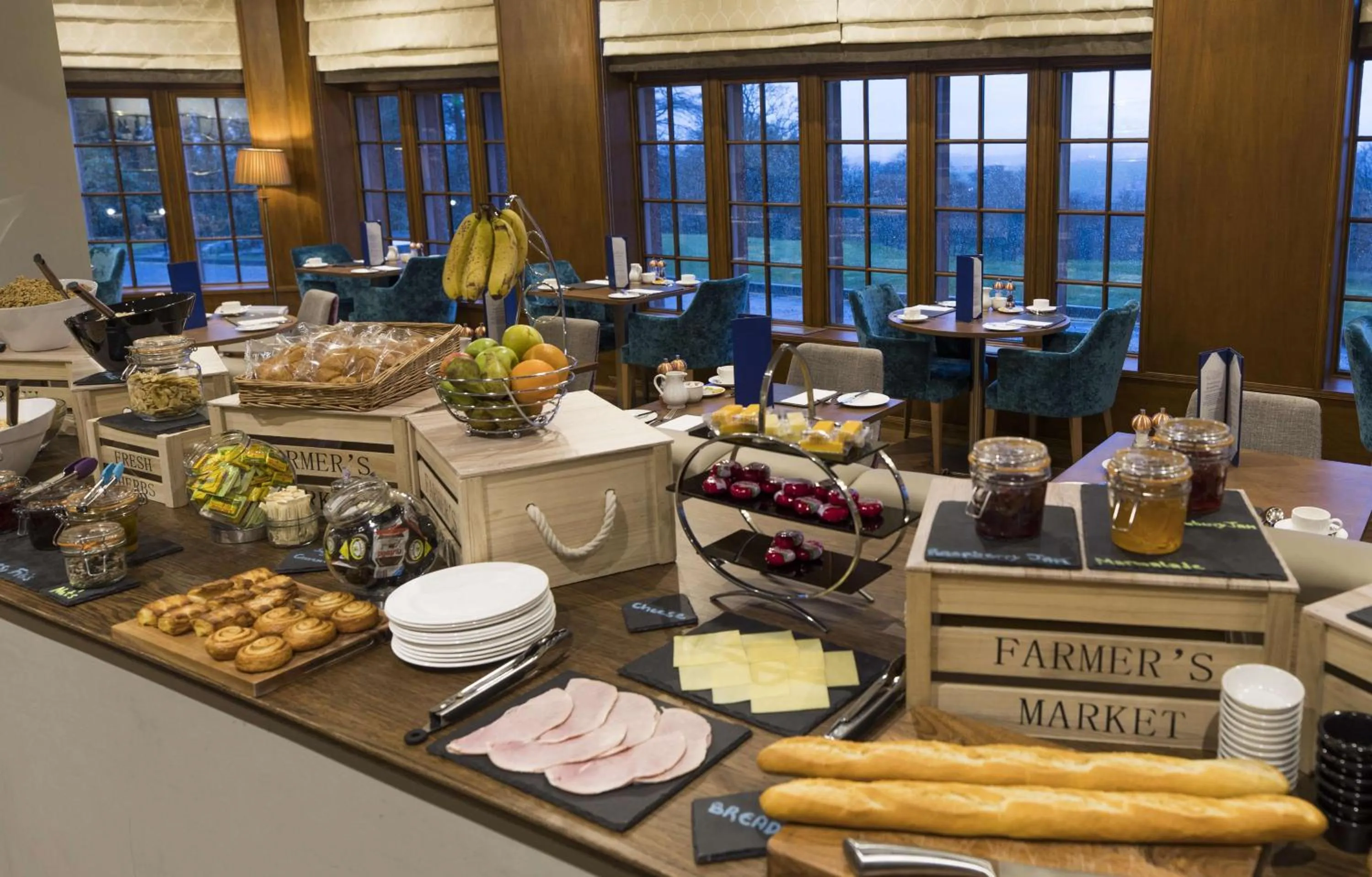 Restaurant/places to eat in Murrayshall Country Estate