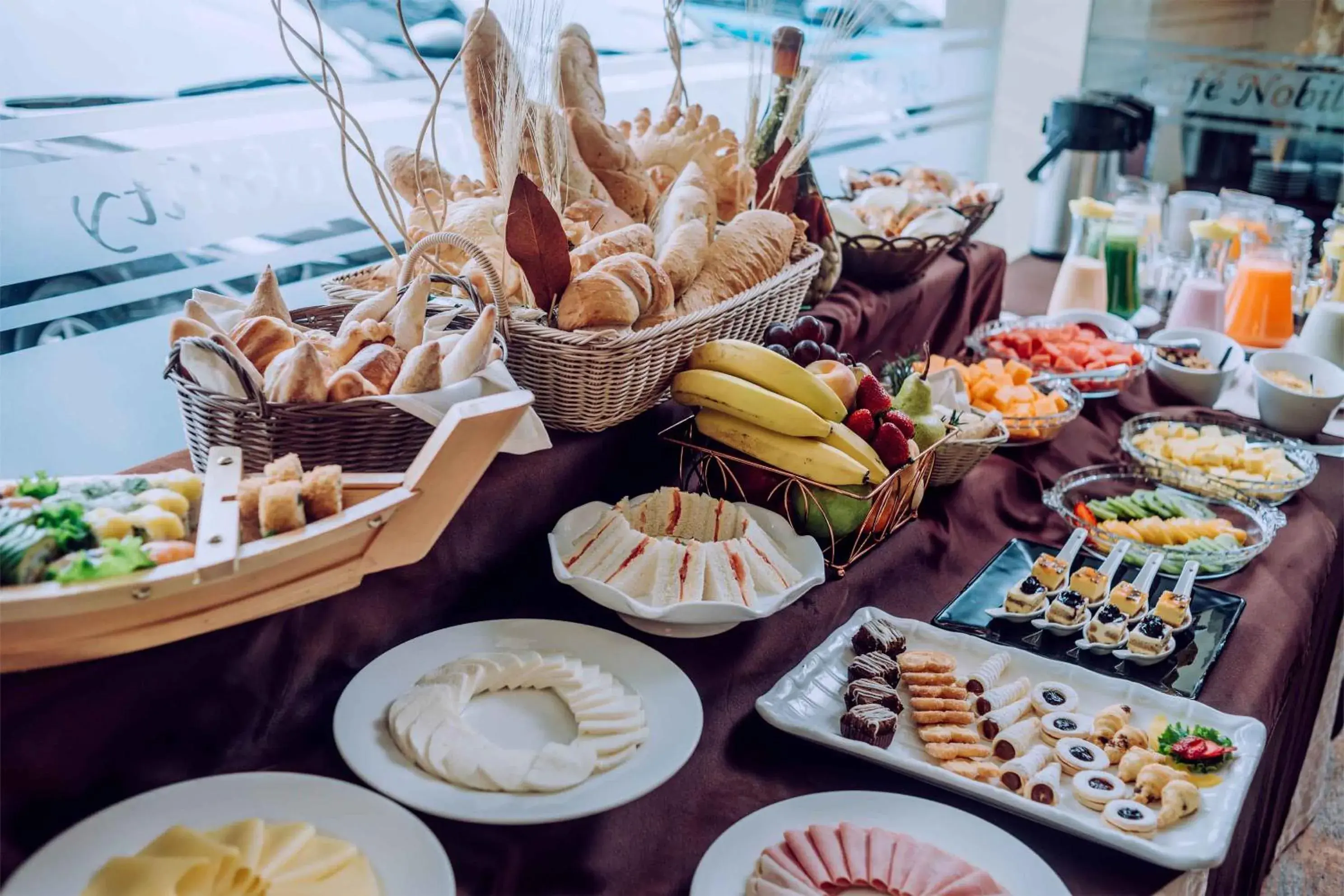 Restaurant/places to eat in Hotel Nobility Restaurant/places to eat in Hotel Nobility