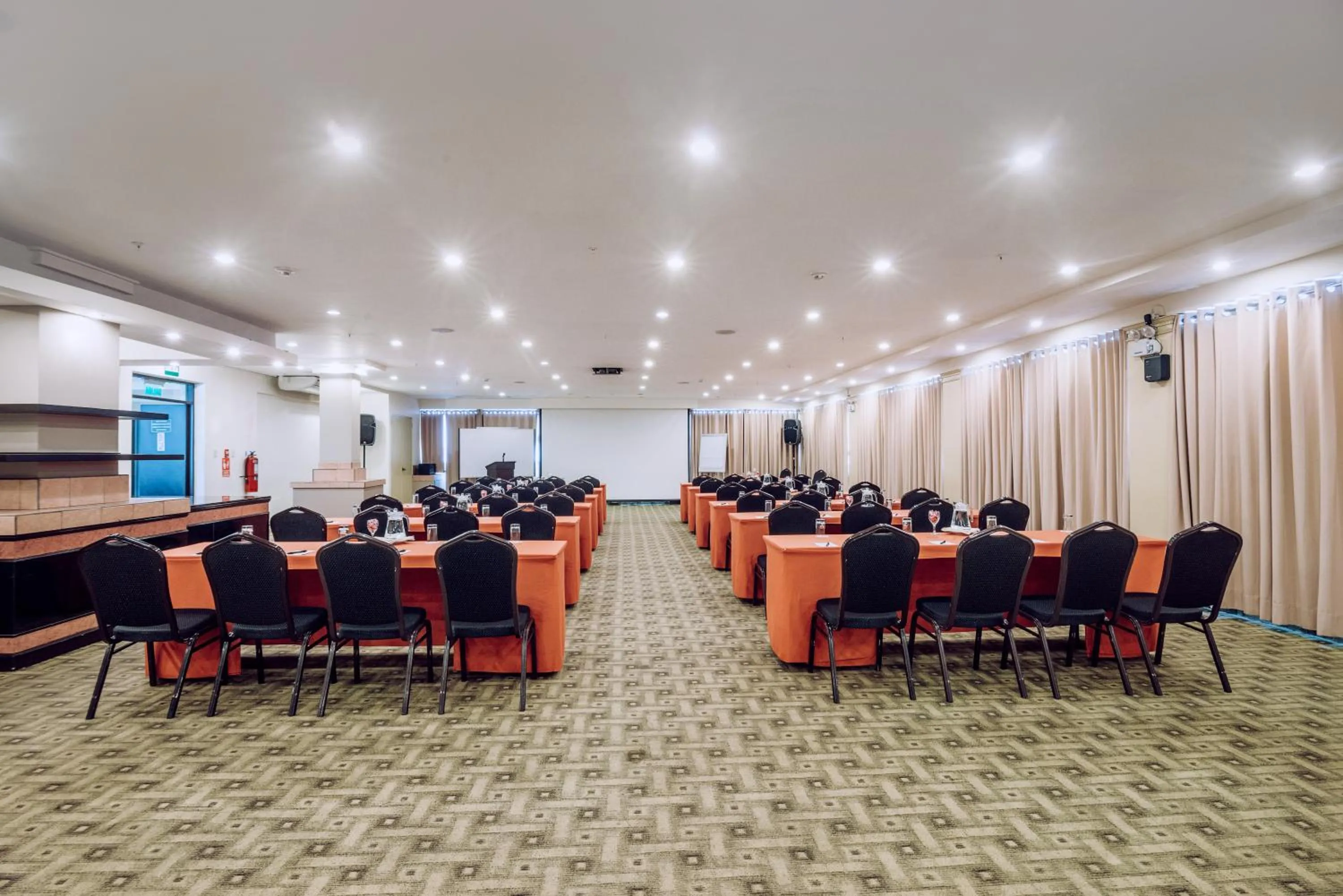 Business facilities in Hotel Nobility