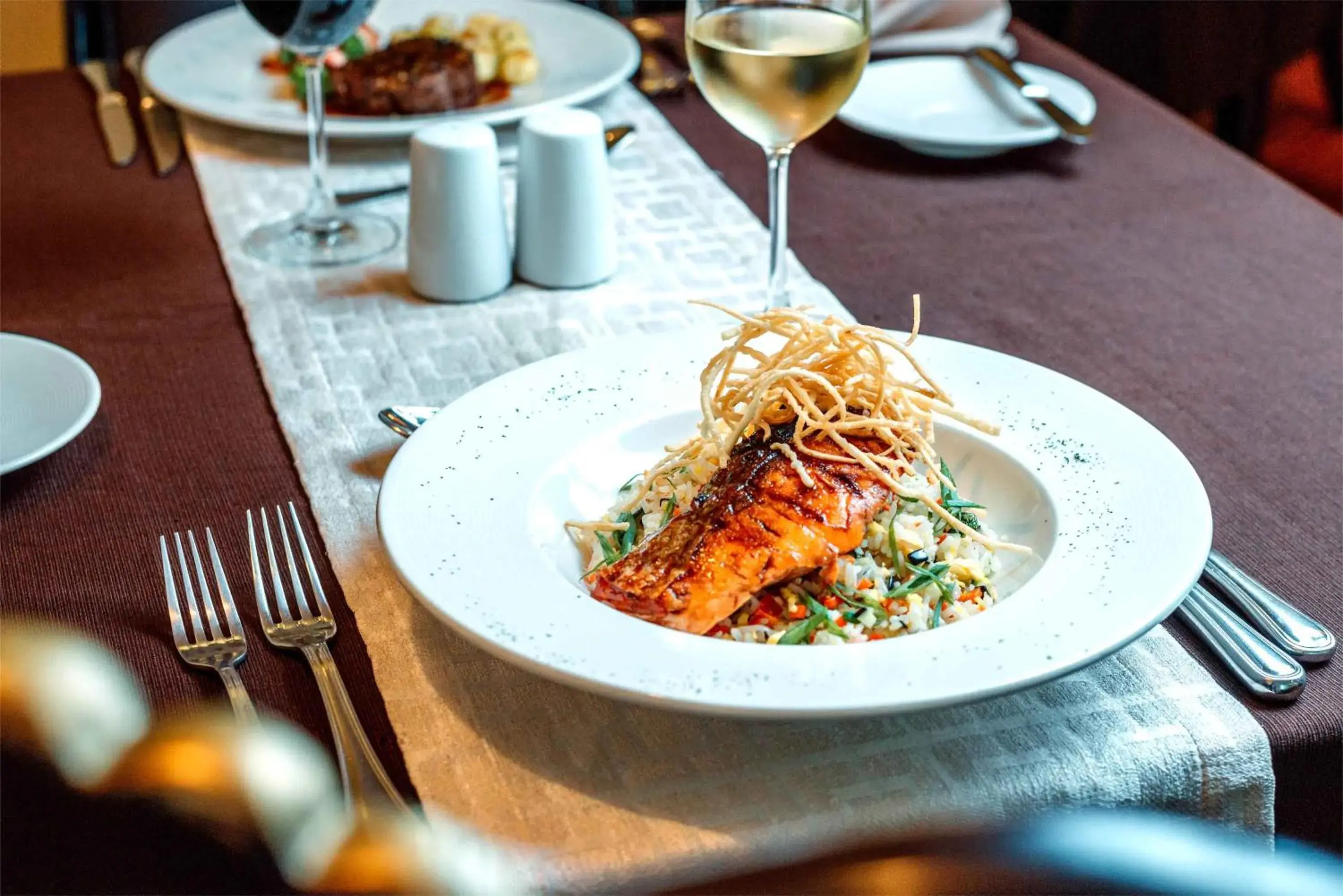 Restaurant/places to eat in Hotel Nobility Restaurant/places to eat in Hotel Nobility