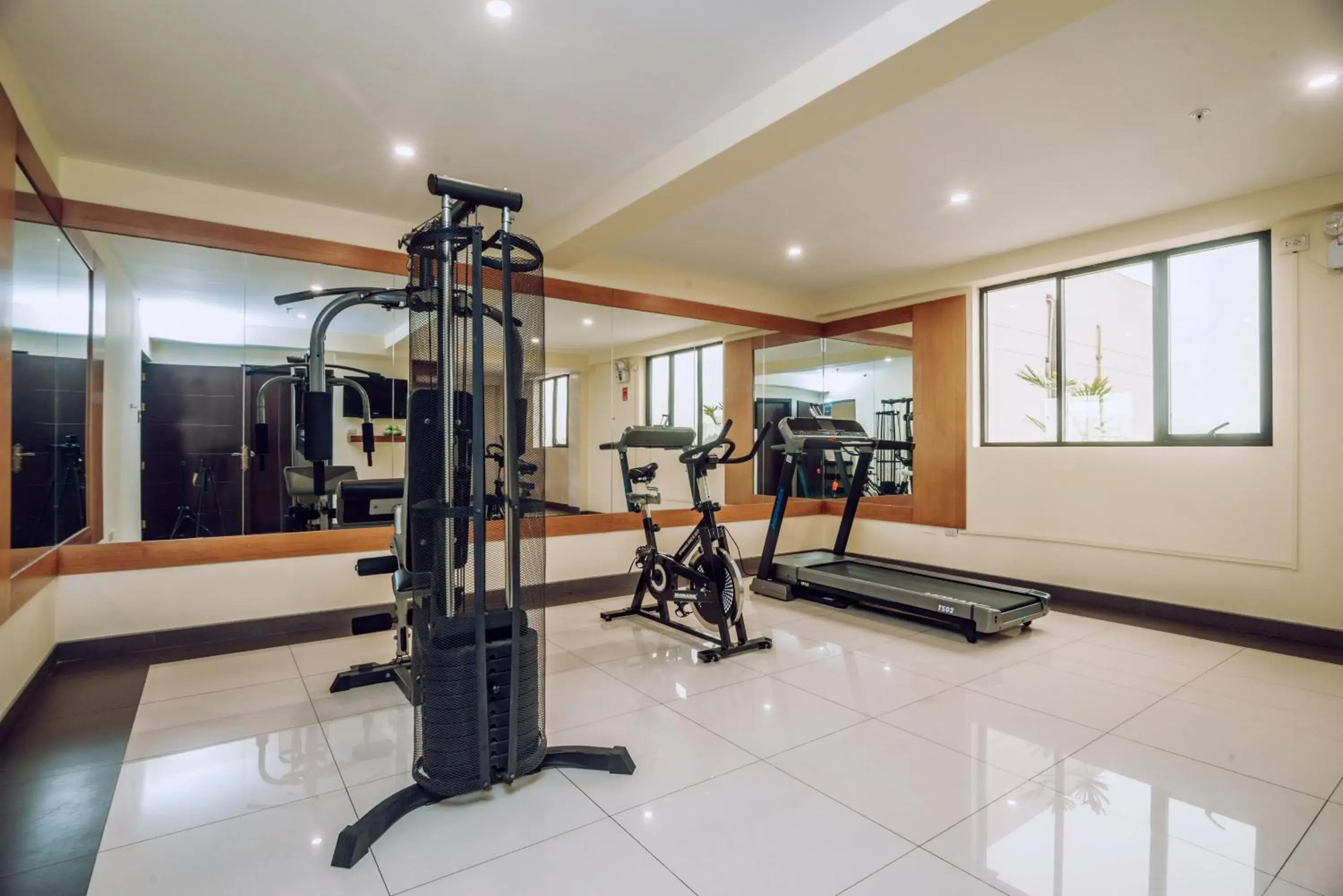 Fitness centre/facilities in Hotel Nobility Fitness centre/facilities in Hotel Nobility