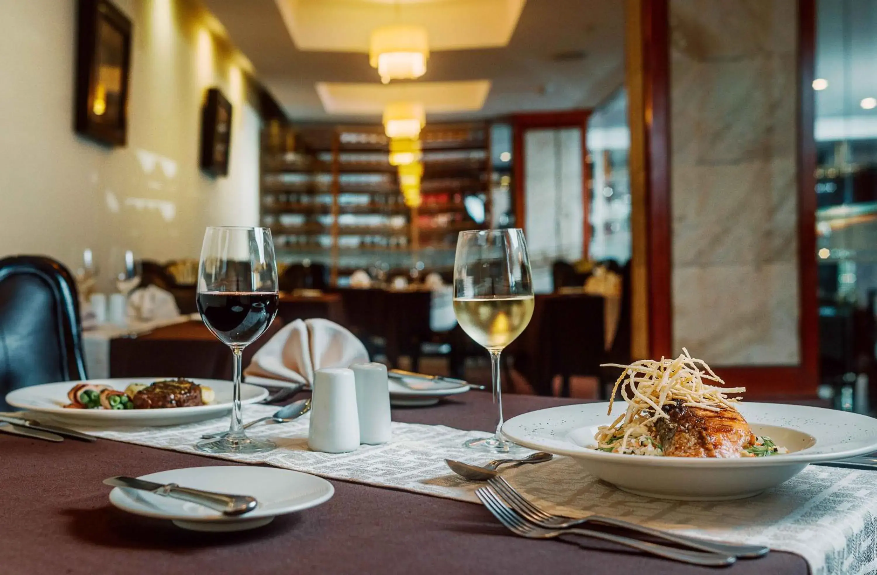 Restaurant/places to eat in Hotel Nobility Restaurant/places to eat in Hotel Nobility