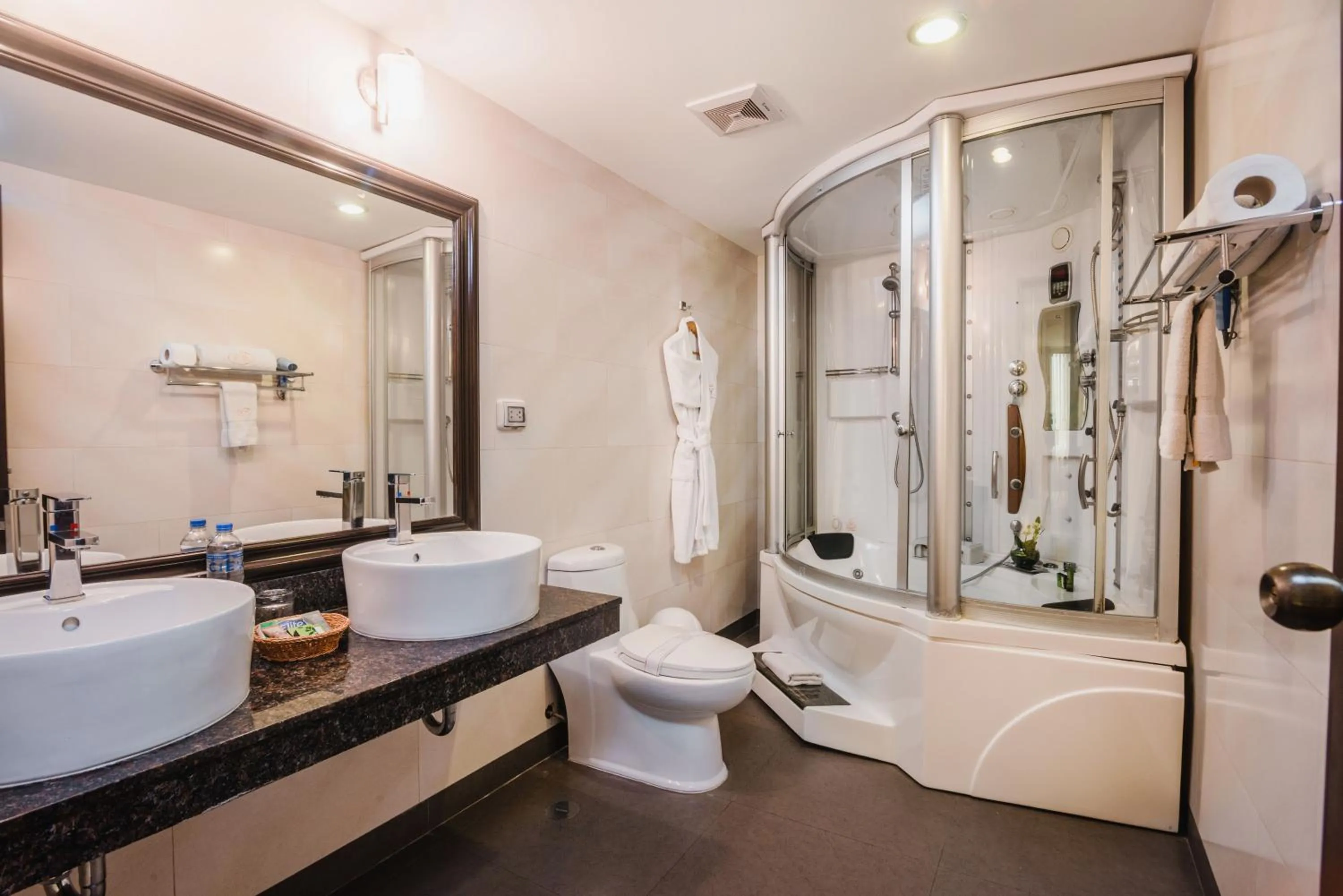 Shower in Hotel Nobility