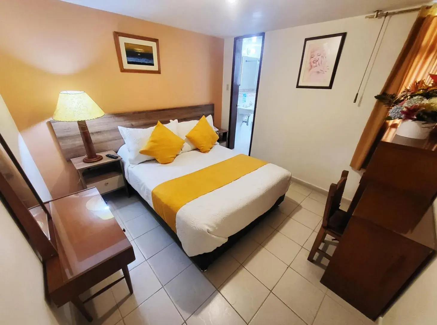 Standard Double Room - single occupancy in Hotel Ambala Bogota Colonial Standard Double Room - single occupancy in Hotel Ambala Bogota Colonial