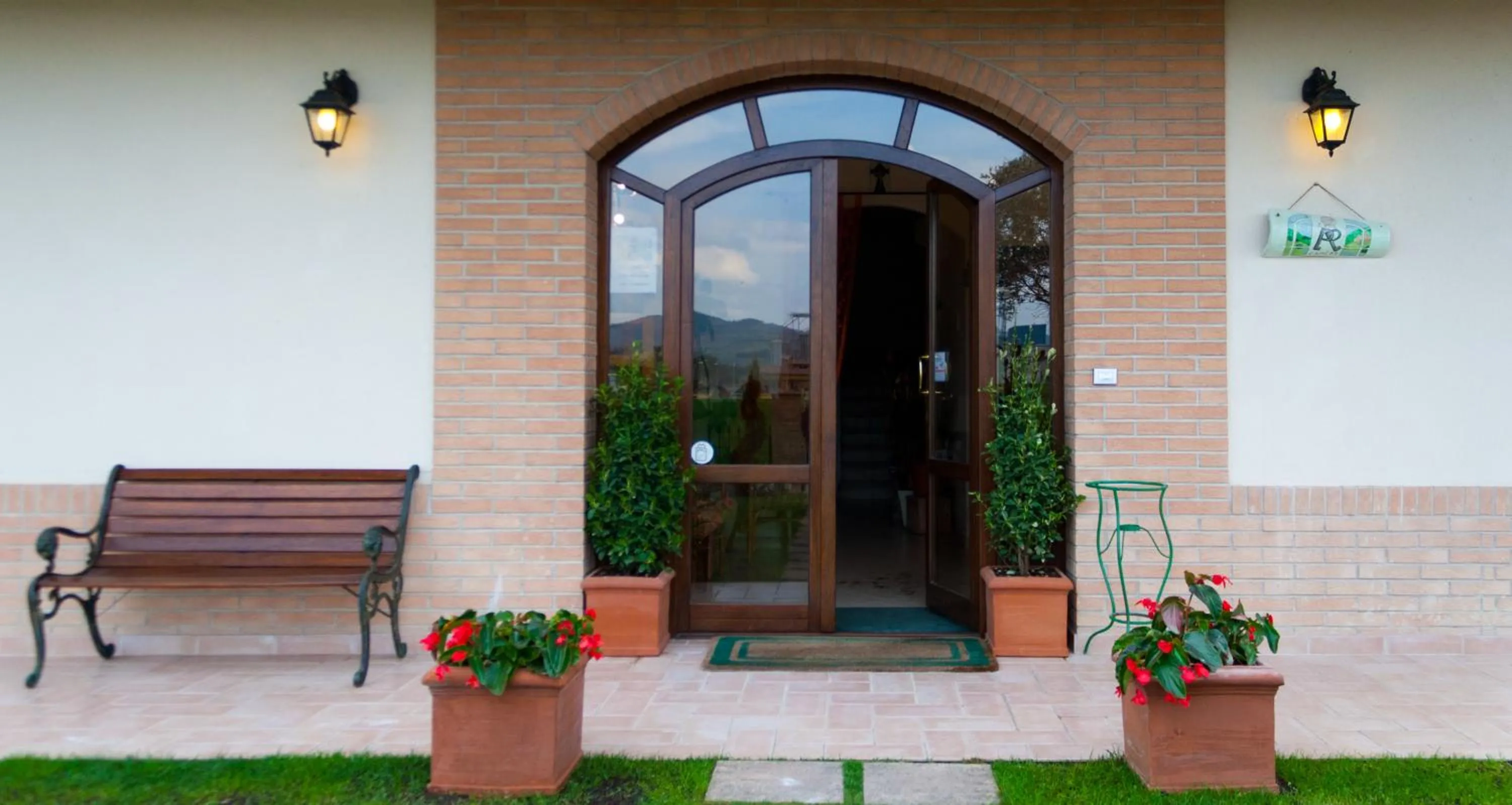 Facade/entrance in P&P Assisi Camere