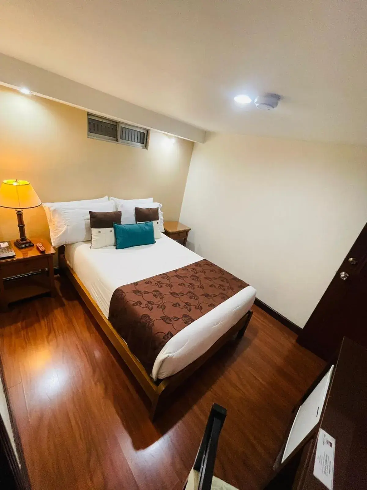 Standard Single Room - single occupancy in Hotel La Sabana Standard Single Room - single occupancy in Hotel La Sabana