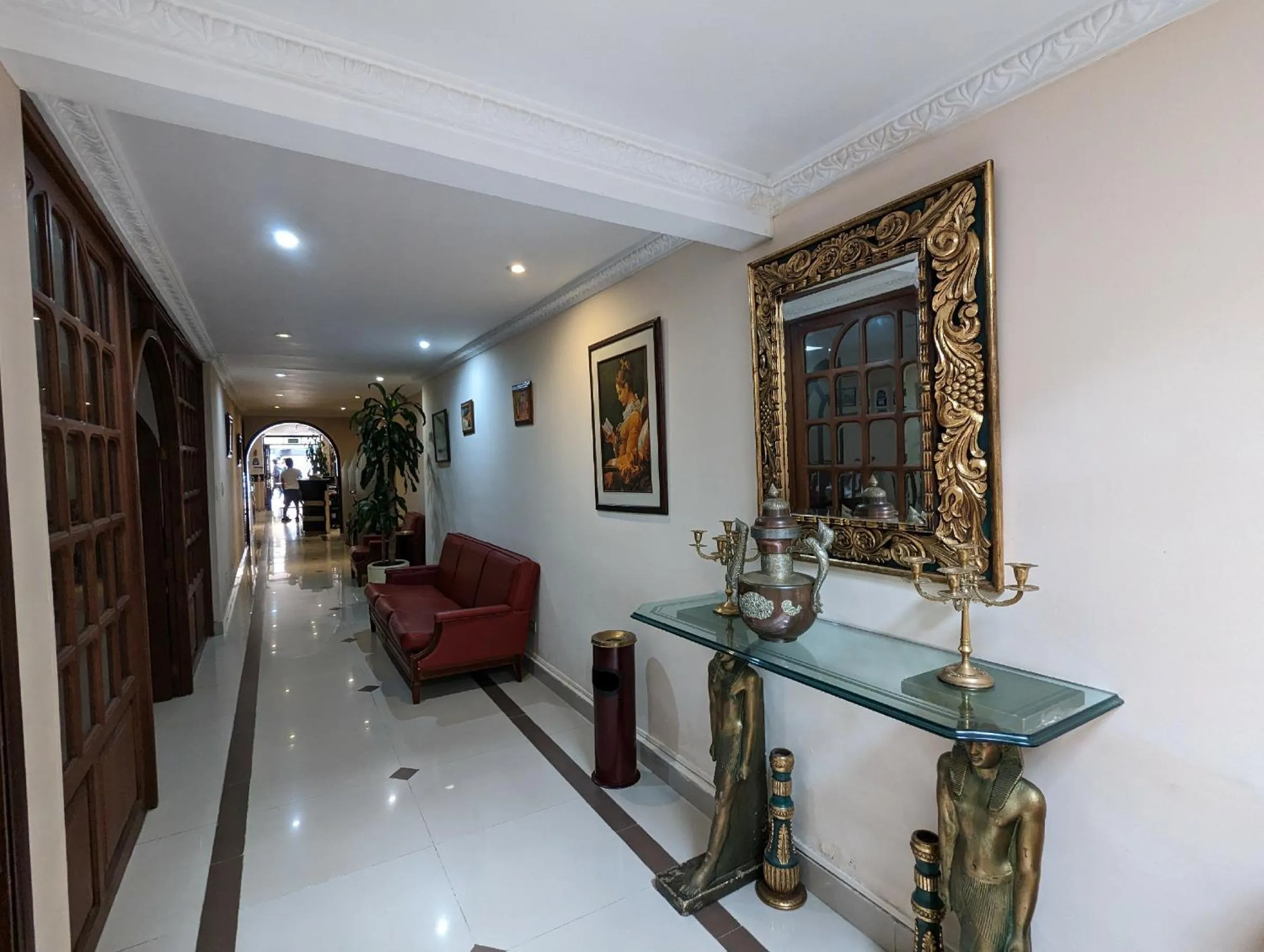 Seating area in Hotel La Sabana