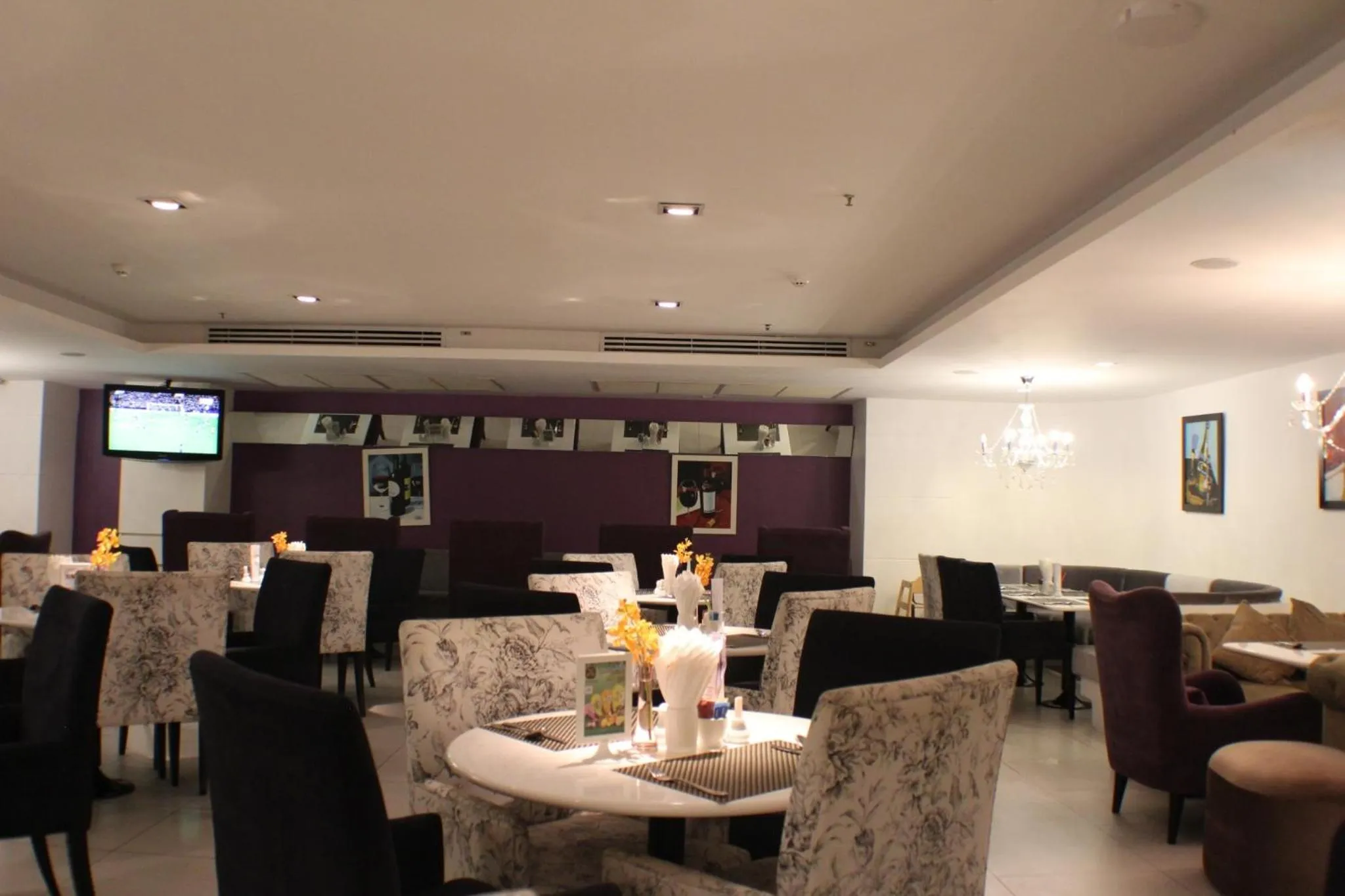 Restaurant/places to eat in Nova Suites Pattaya by Compass Hospitality