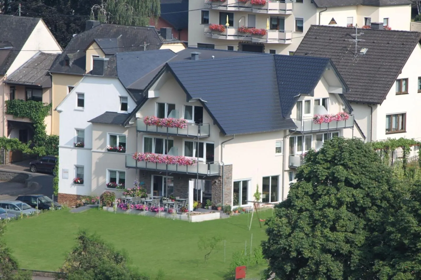 Property building in Weinbergs Loge