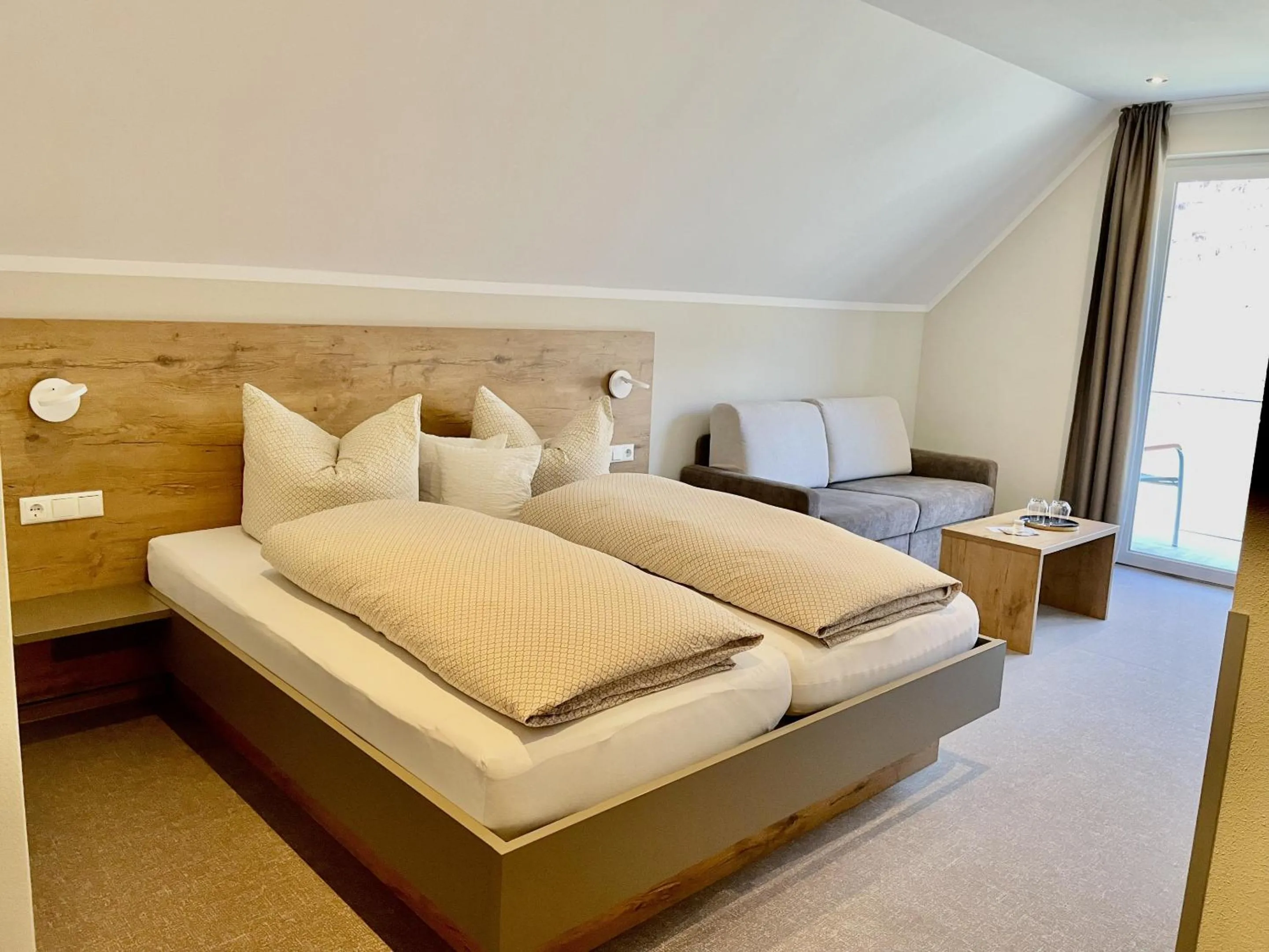 Bedroom, Bed in Weinbergs Loge