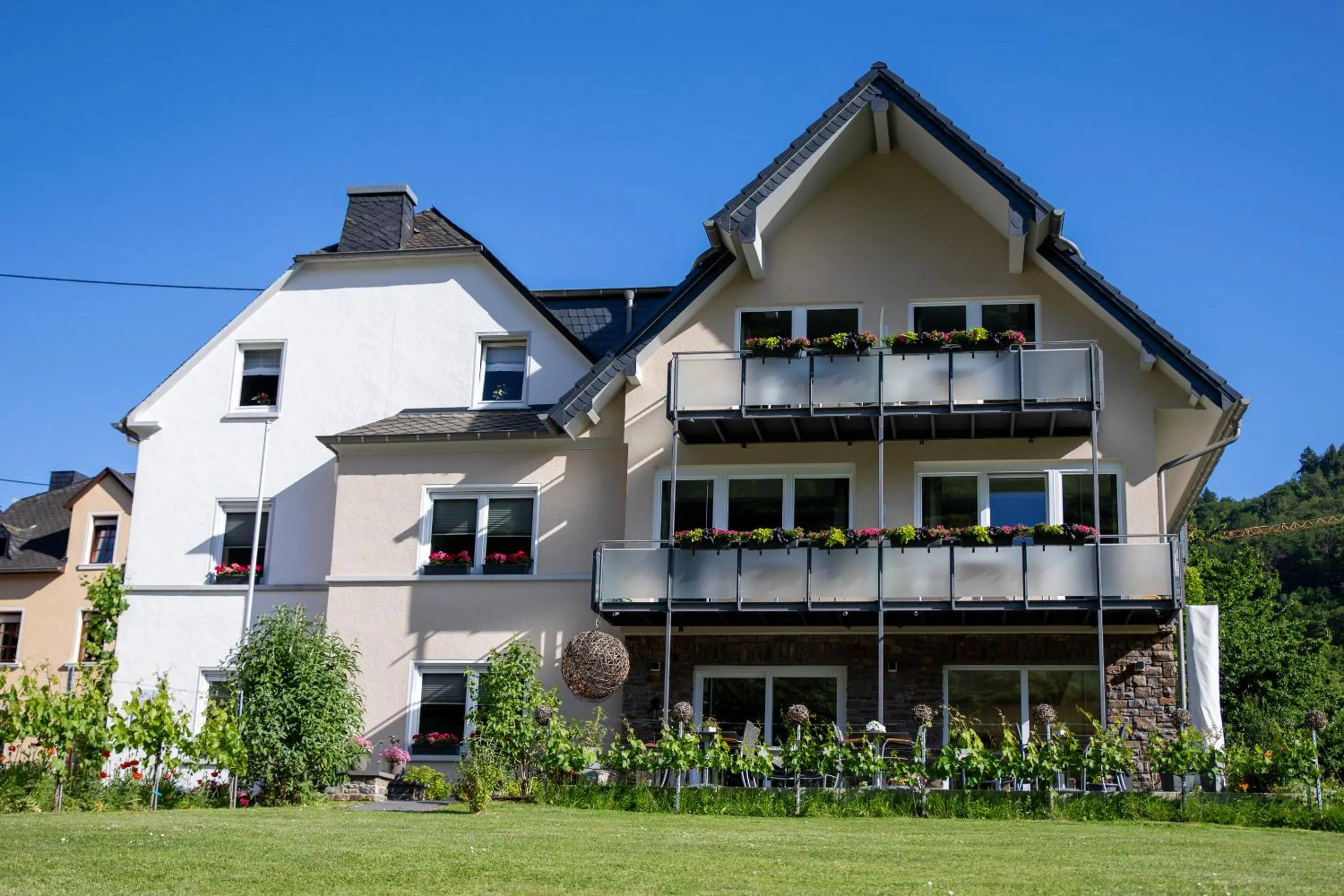 Property building in Weinbergs Loge