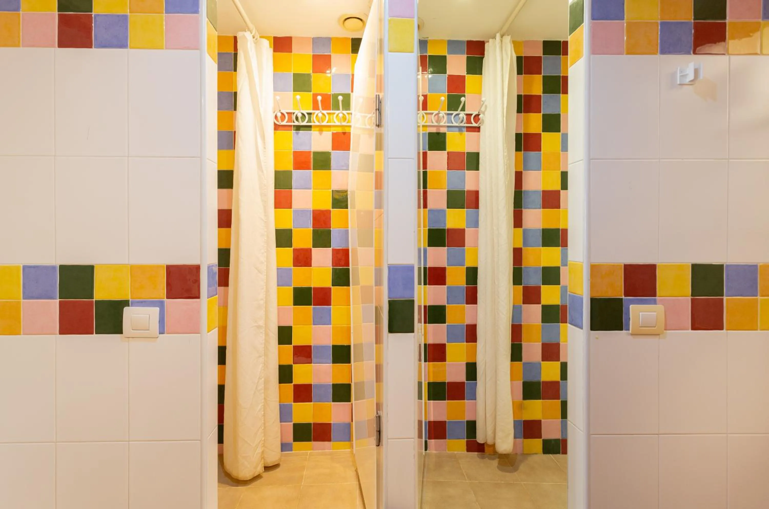 Shower in Mambo Tango