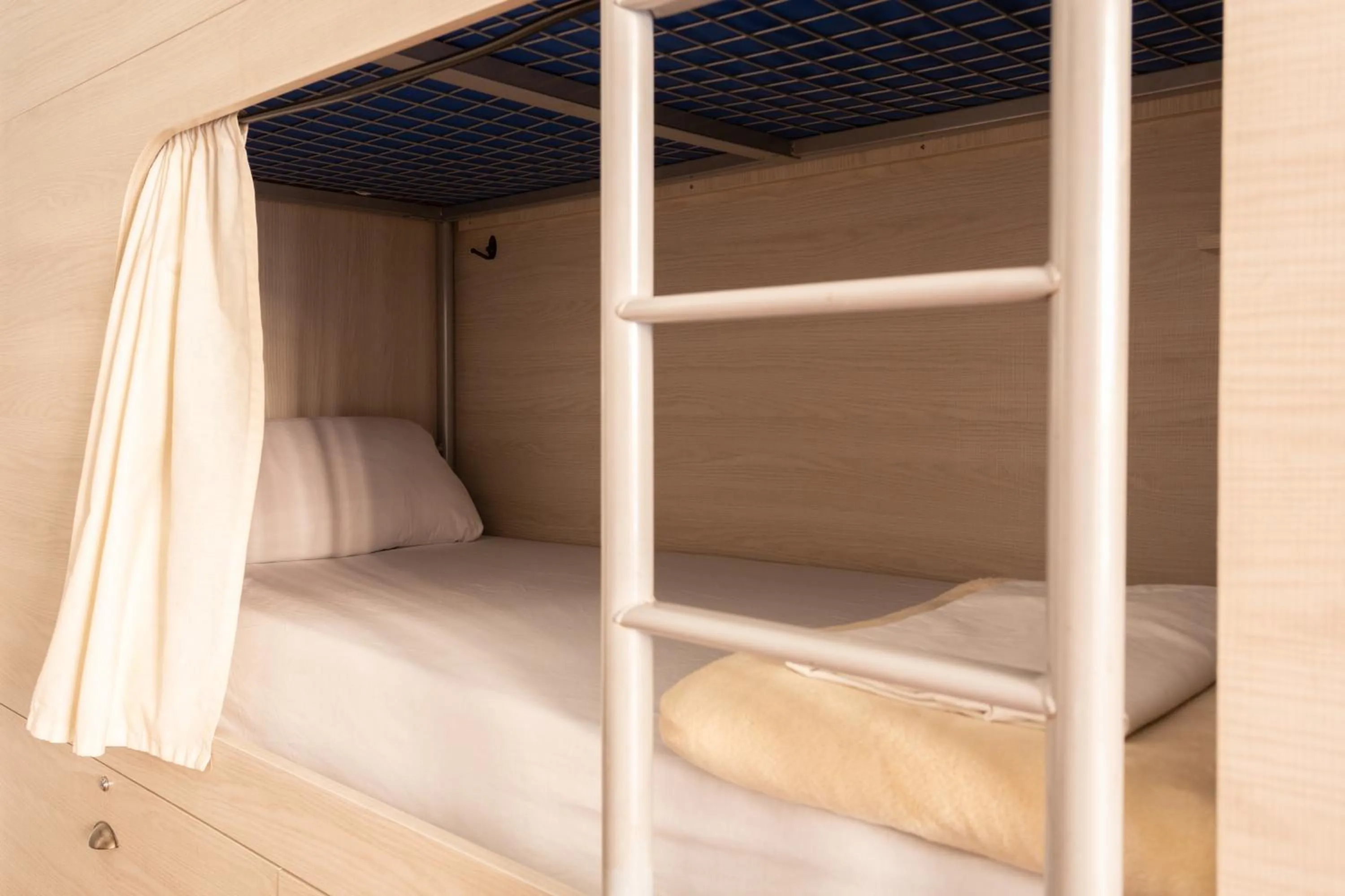 bunk bed, Bed in Mambo Tango