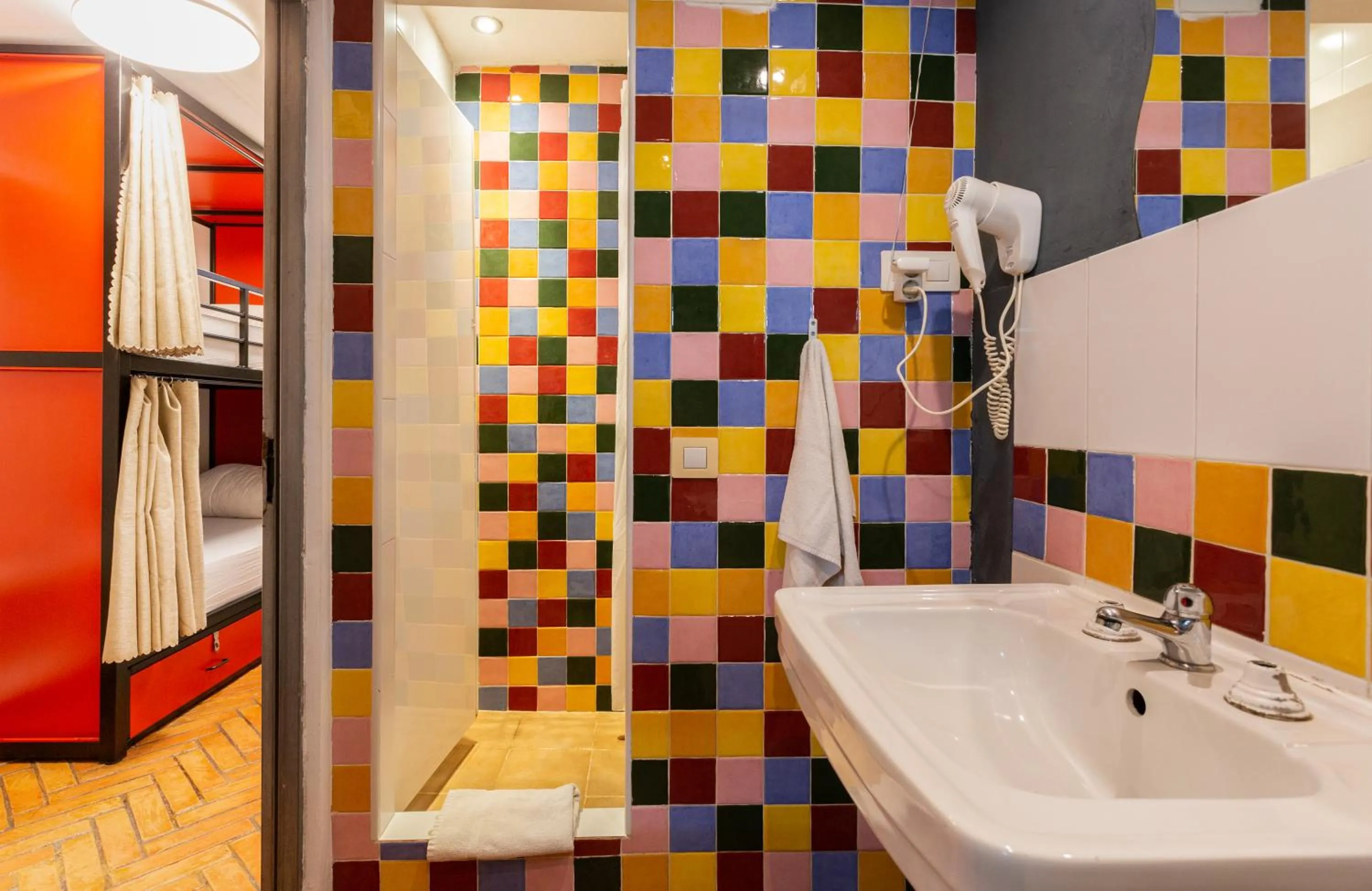 Shower in Mambo Tango