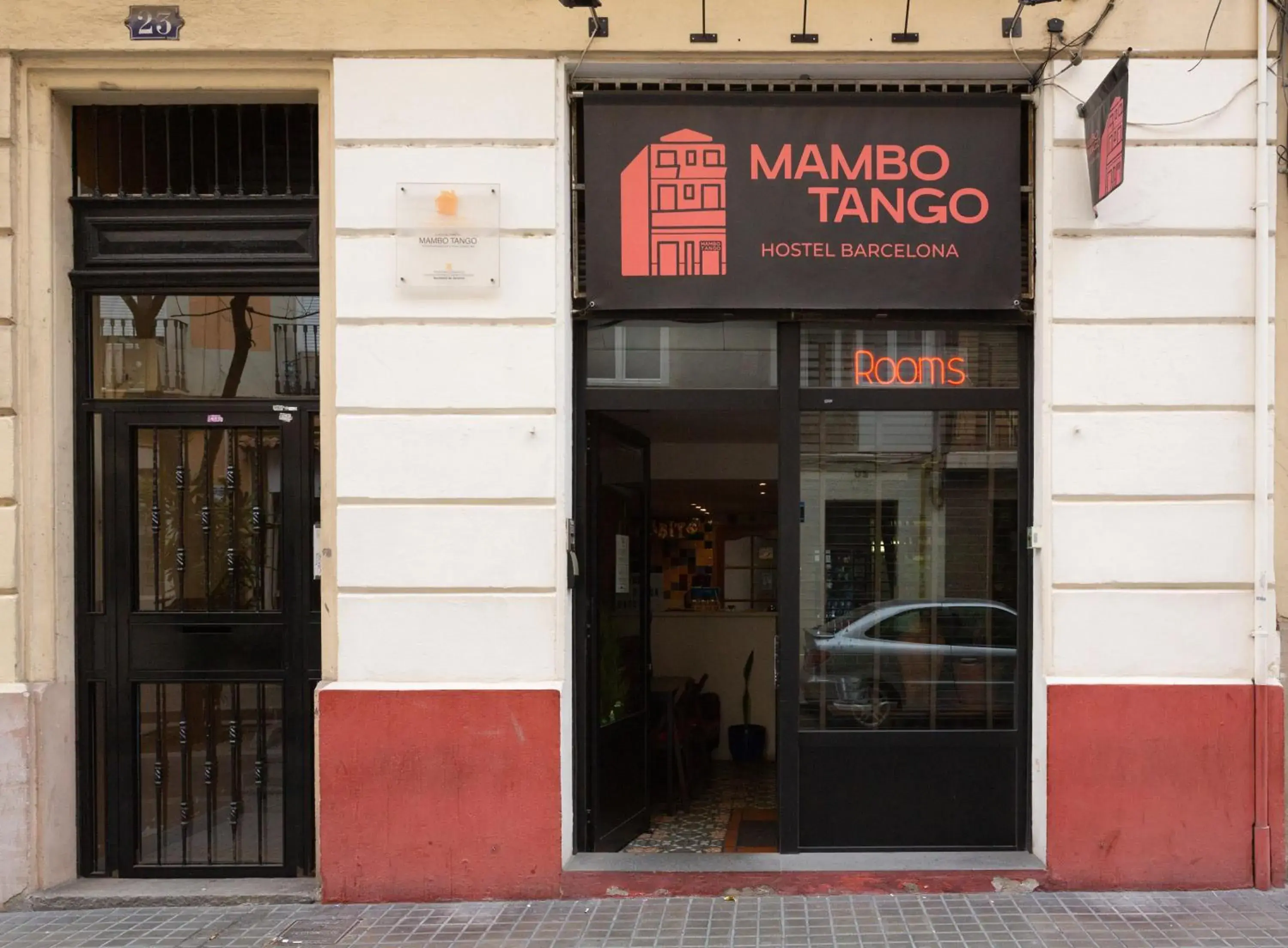 Facade/entrance in Mambo Tango Facade/entrance in Mambo Tango
