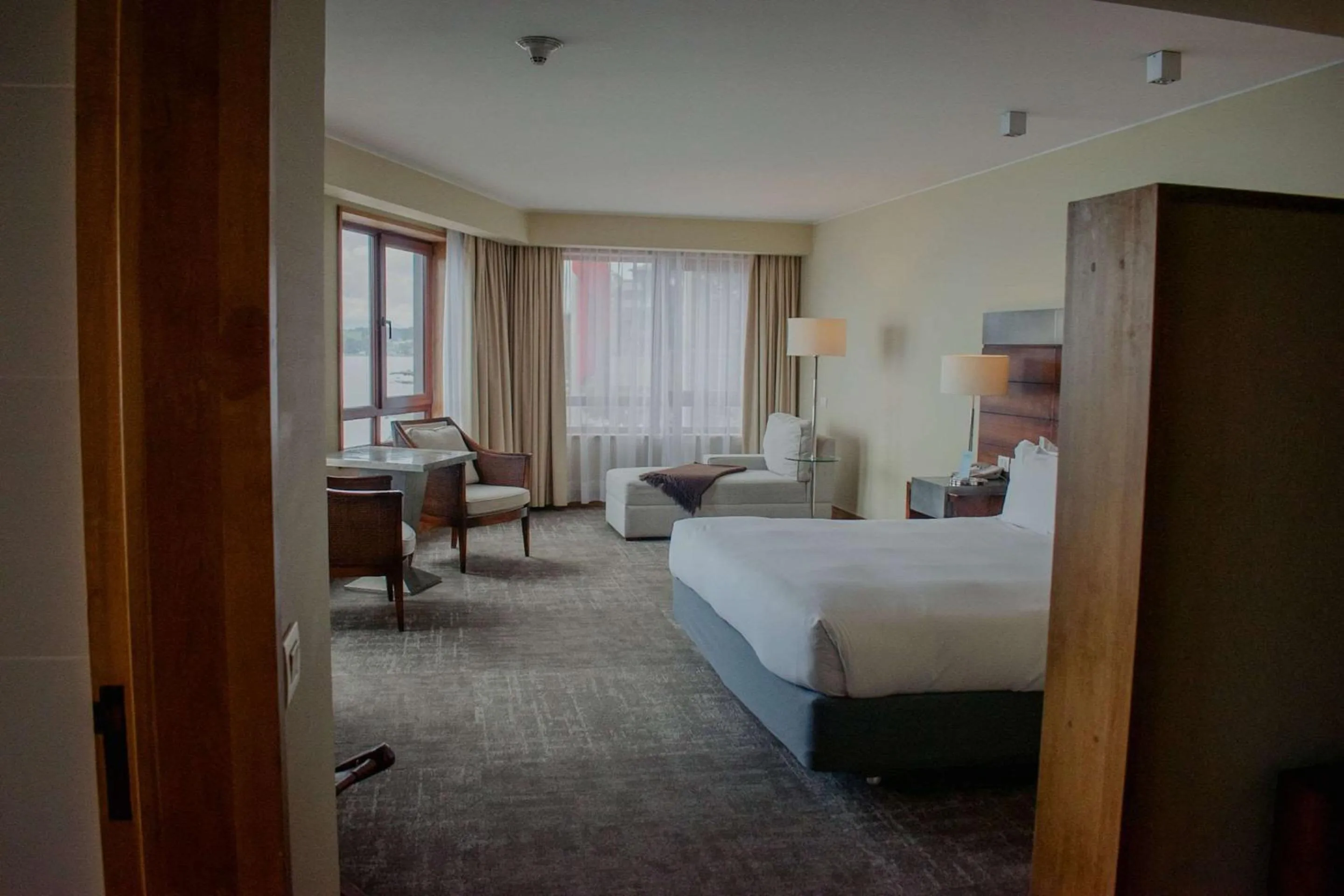 Bedroom, Bed in Radisson Hotel Puerto Varas