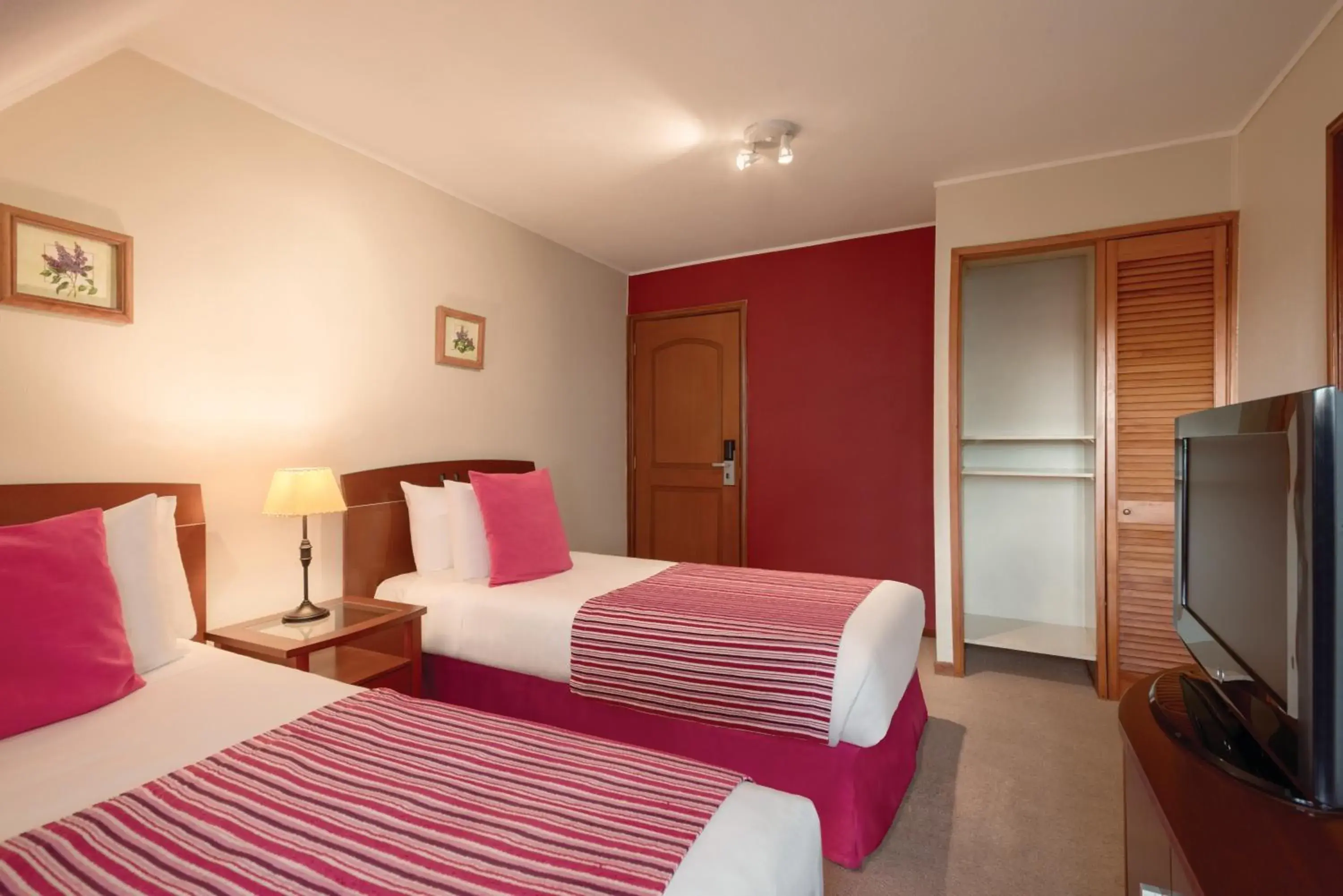 Bedroom, Bed in Park Inn by Radisson Puerto Varas Bedroom, Bed in Park Inn by Radisson Puerto Varas