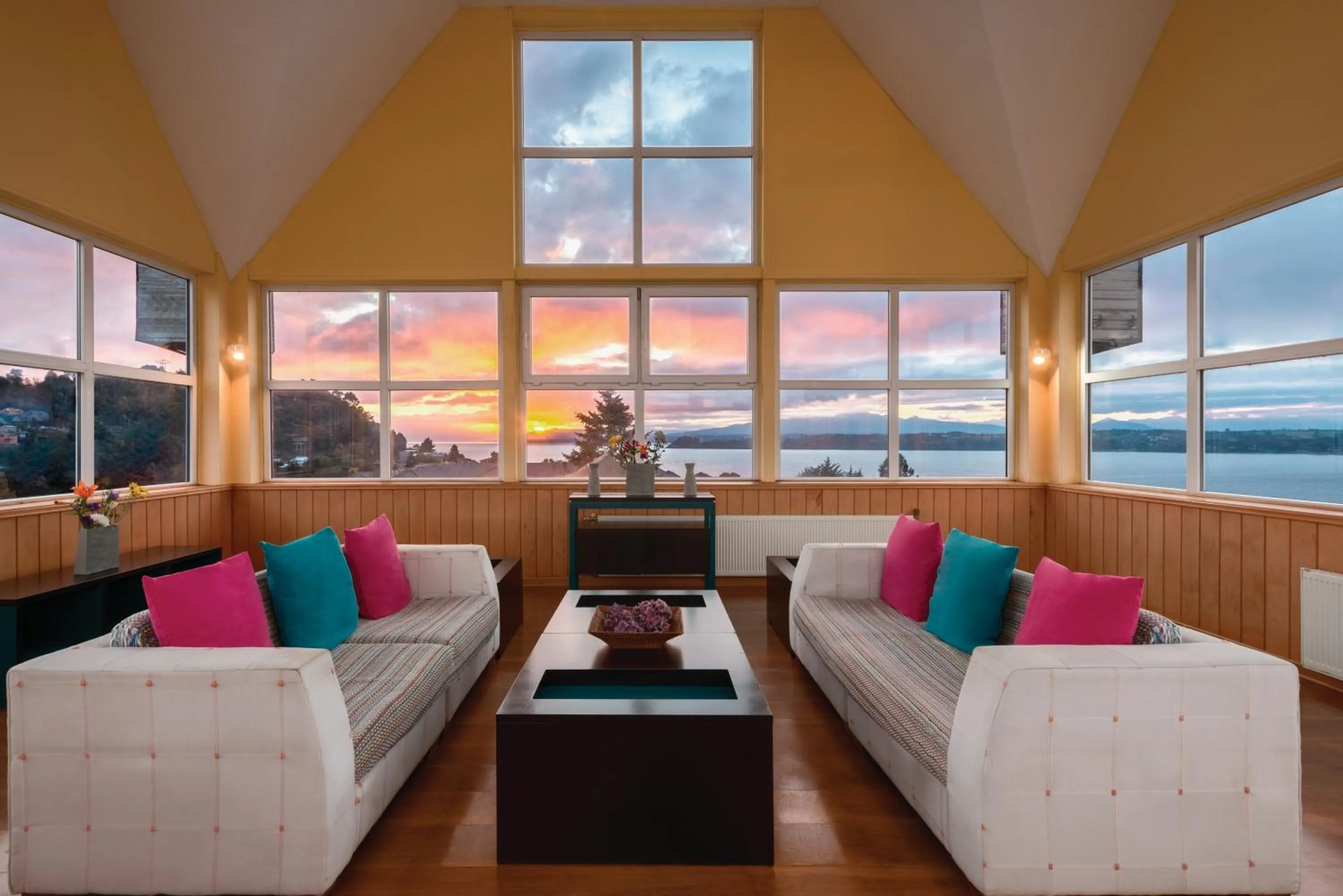 Living room in Park Inn by Radisson Puerto Varas