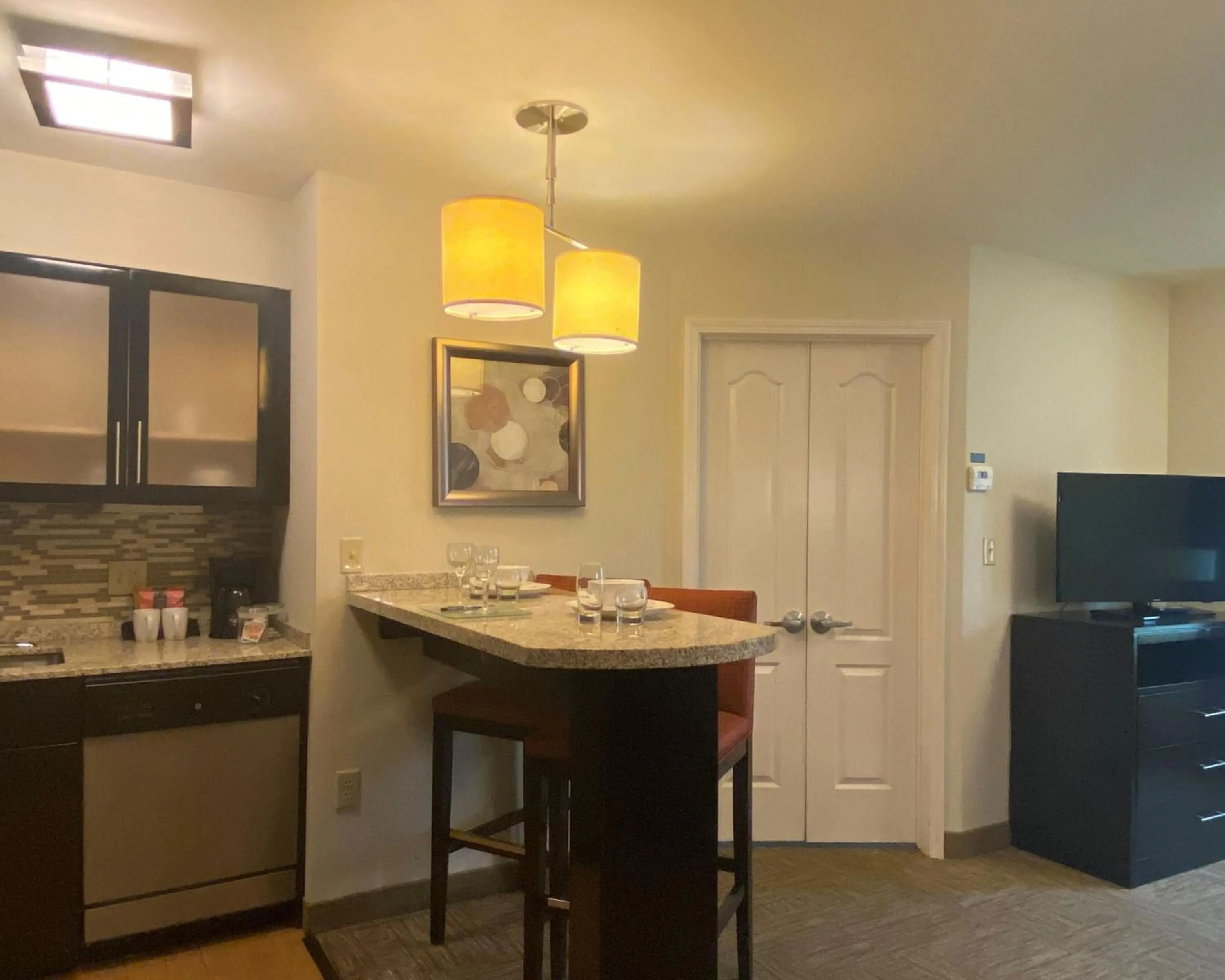 Photo of the whole room in Staybridge Suites Syracuse Liverpool by IHG