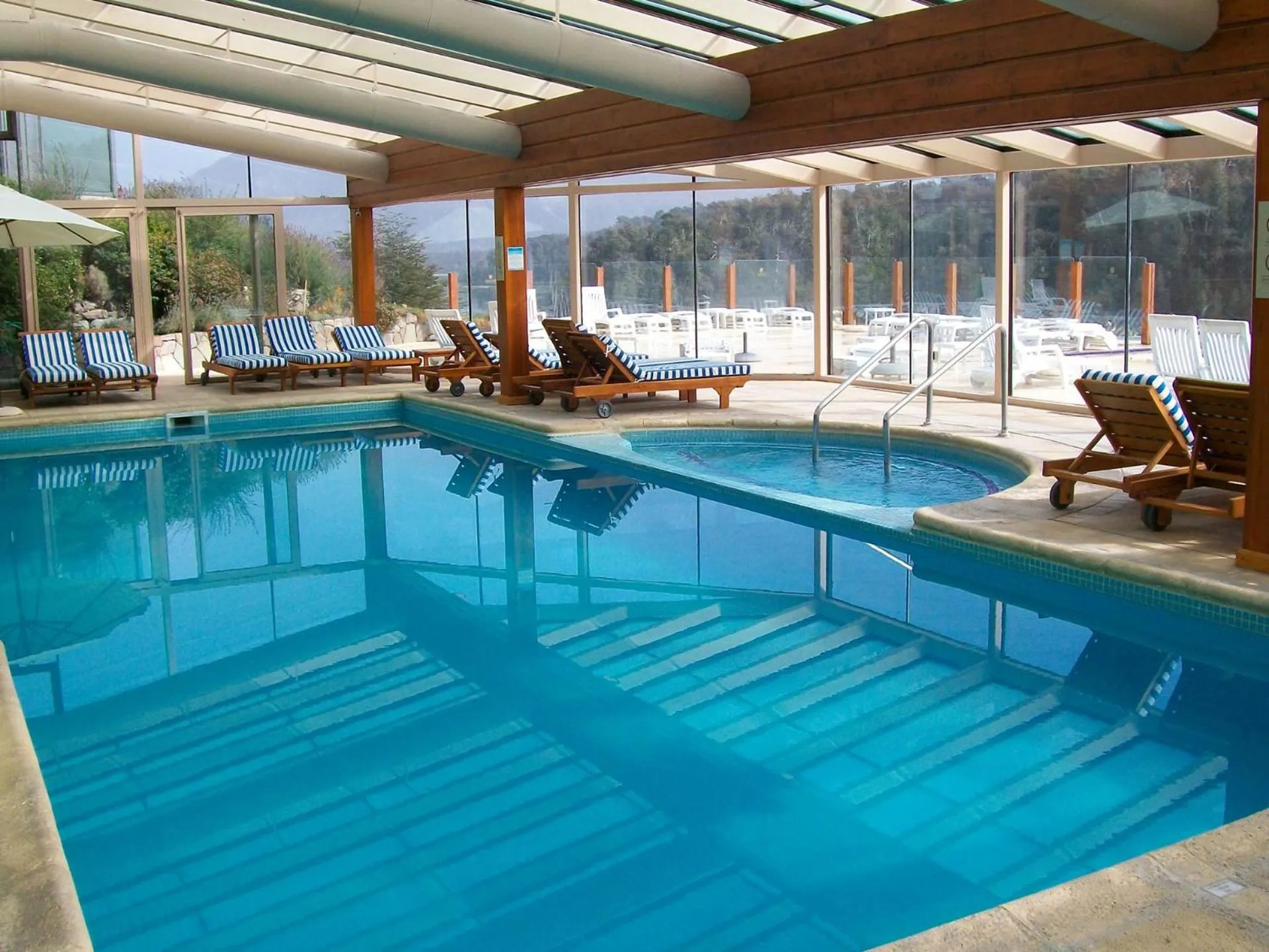 Swimming pool in Llao Llao Resort, Golf-Spa