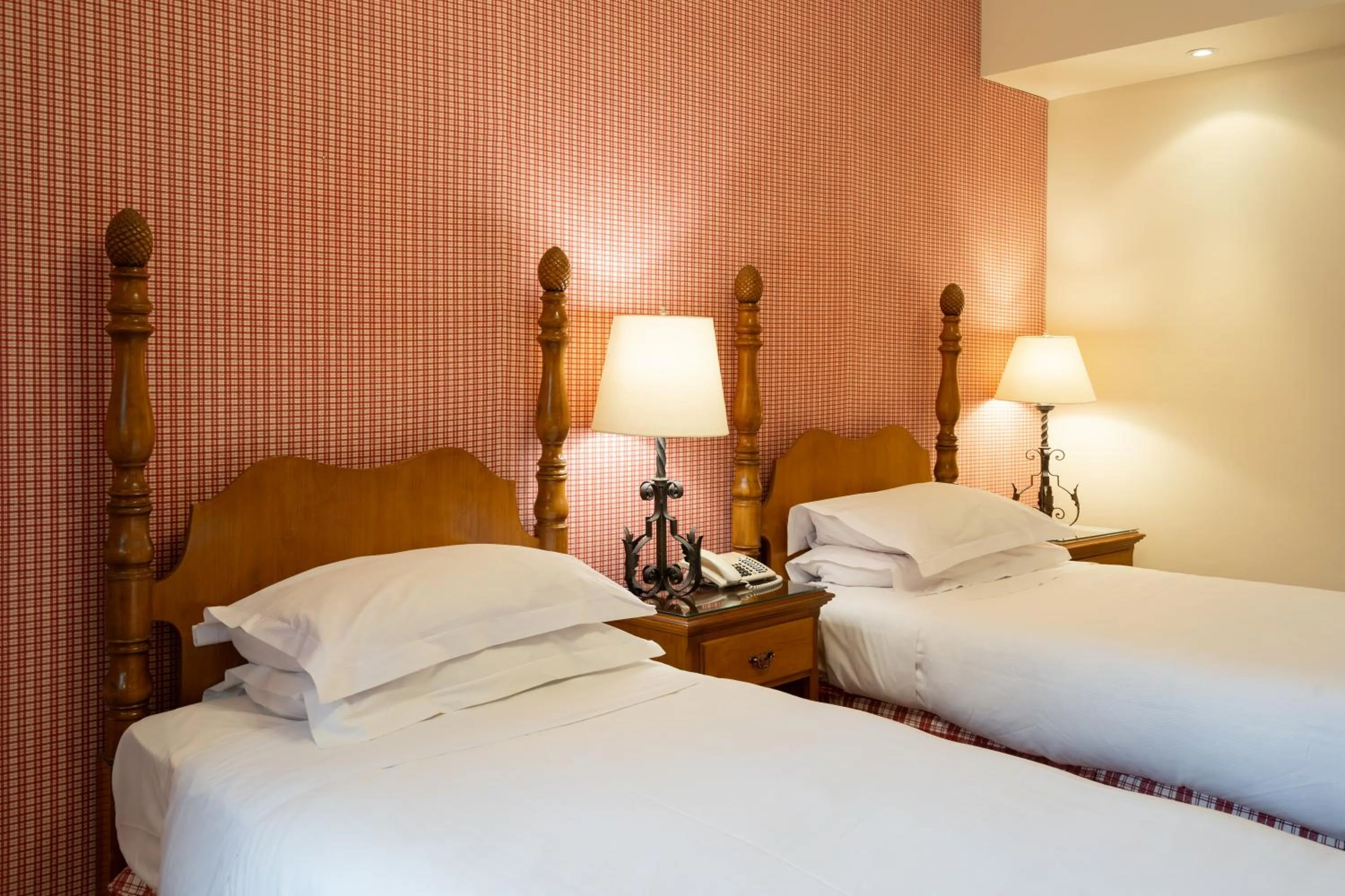 Bedroom, Bed in Llao Llao Resort, Golf-Spa