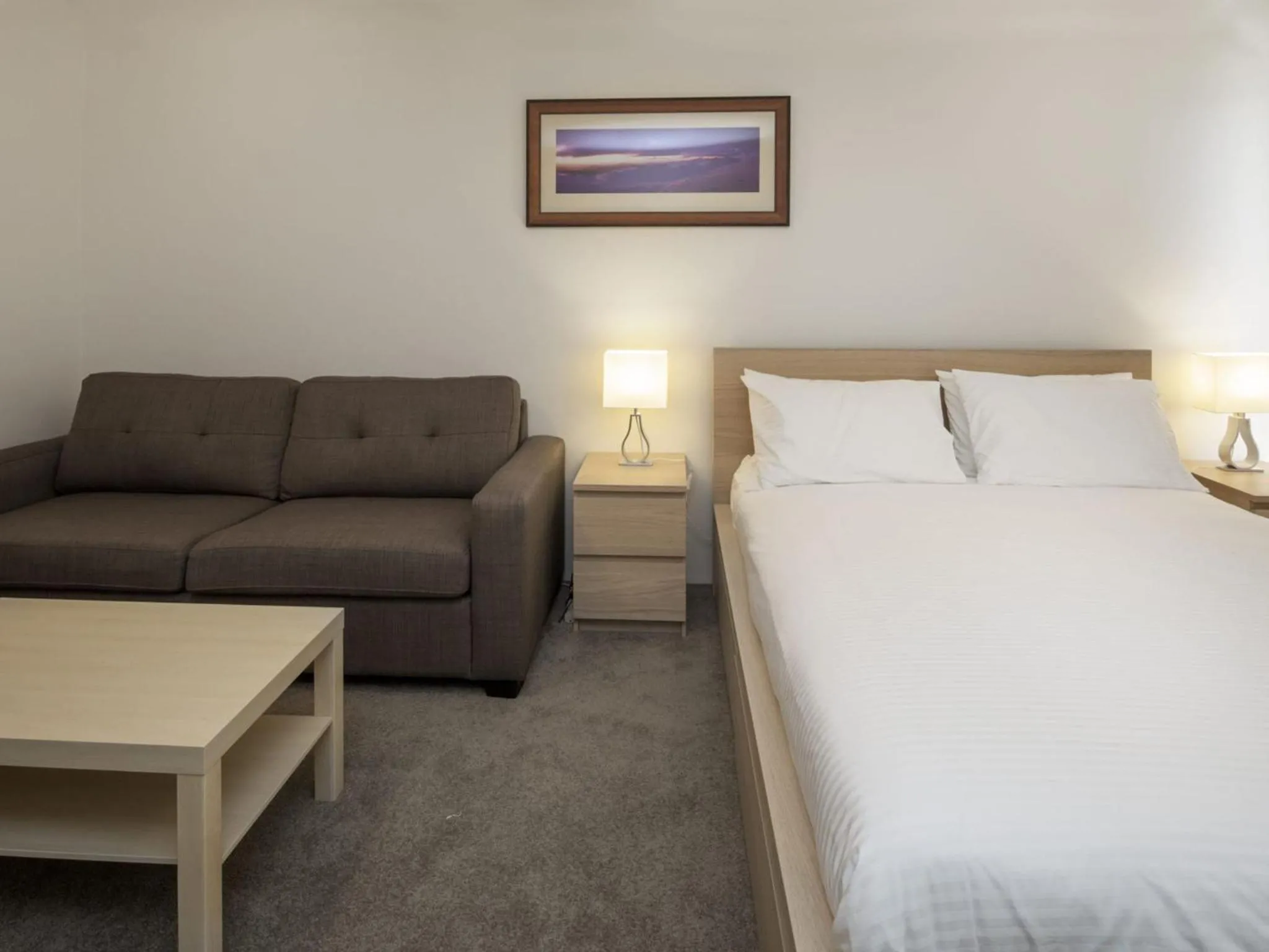 Cascades 3 - Studio Apartment l Free WiFi l Central Location l Bath