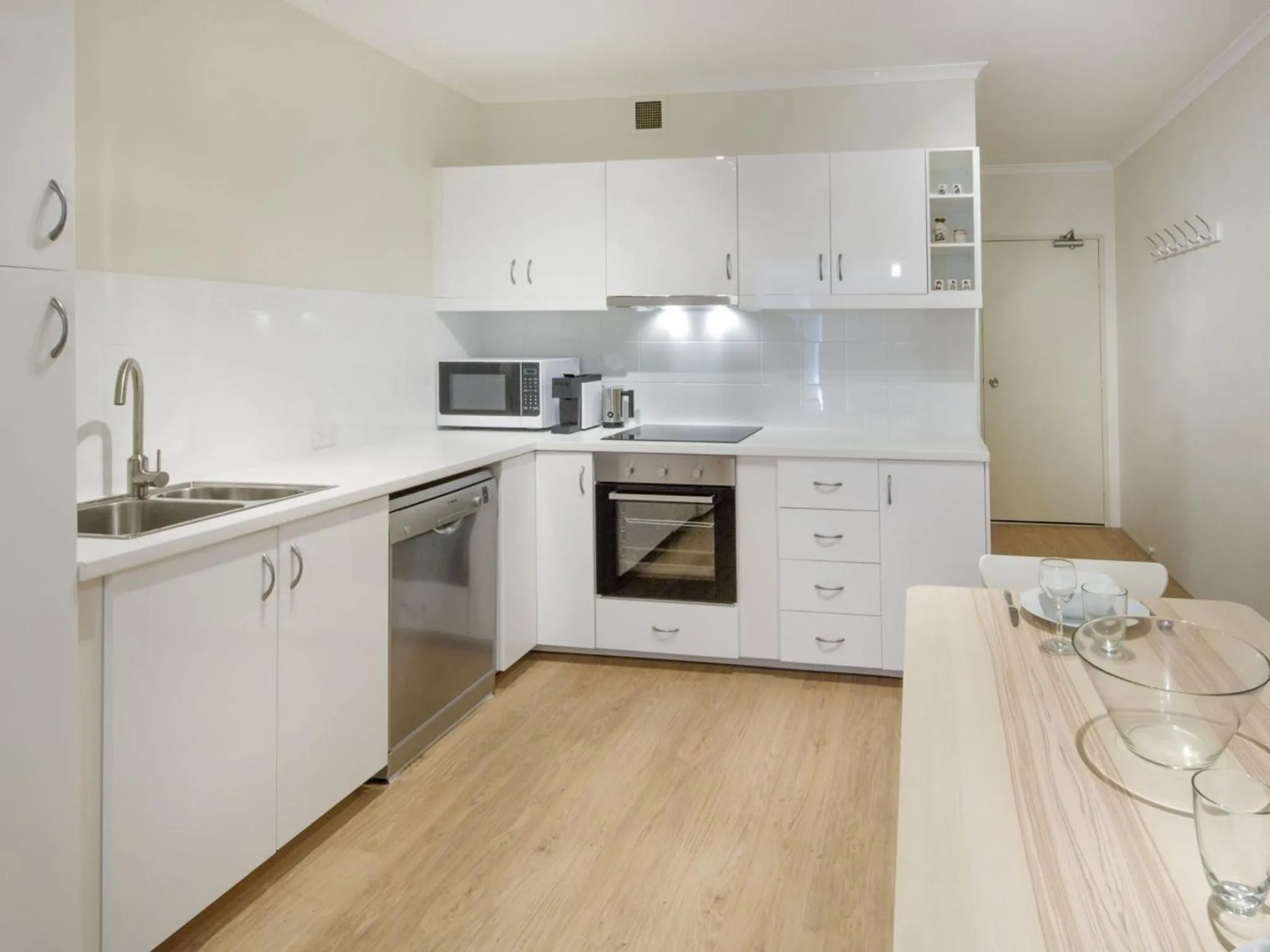 Cascades 3 - Studio Apartment l Free WiFi l Central Location l Bath
